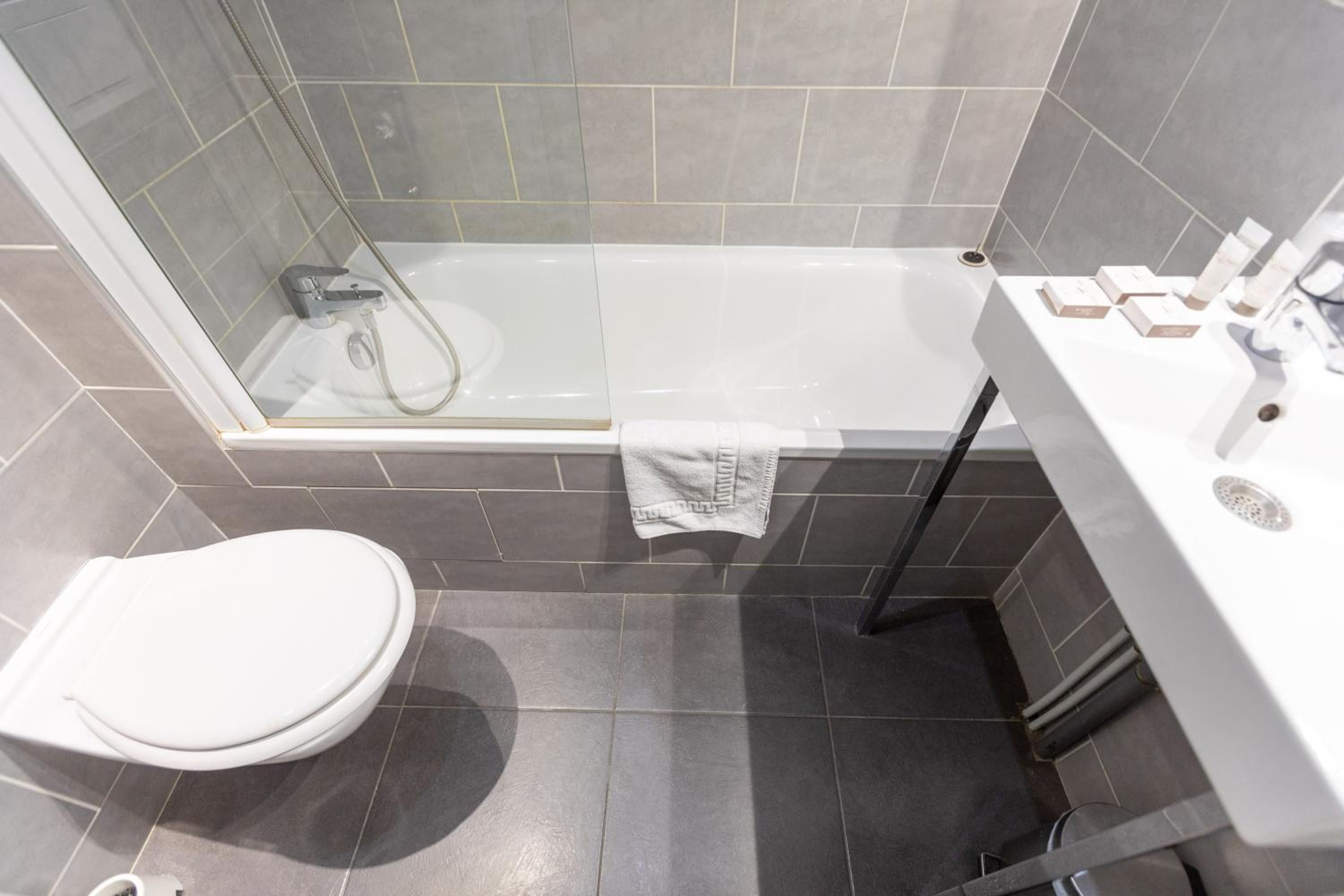 Triple Room - Photo 5