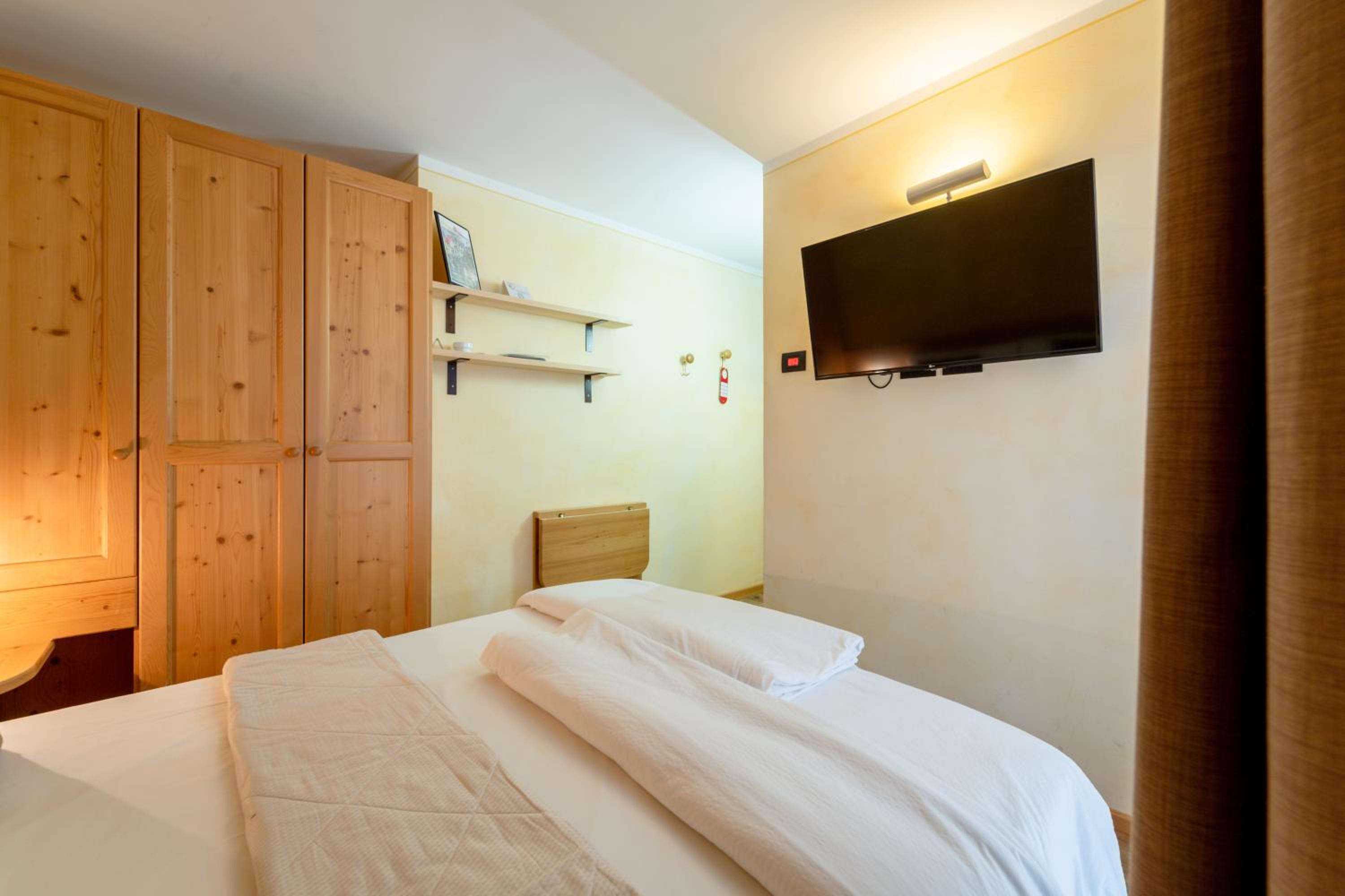 Standard Double Room with Balcony photo 2
