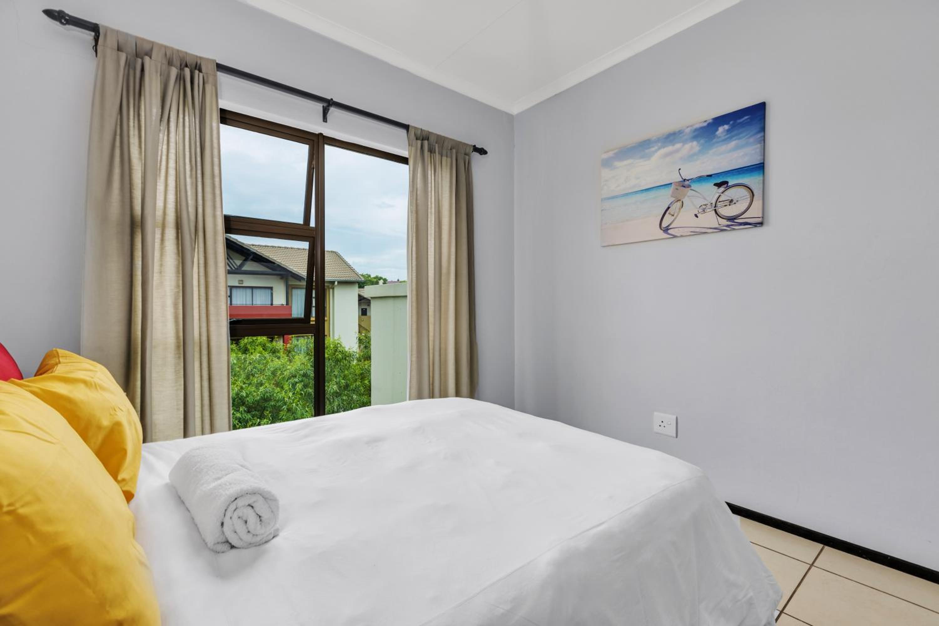 Two-Bedroom Apartment - Photo 11