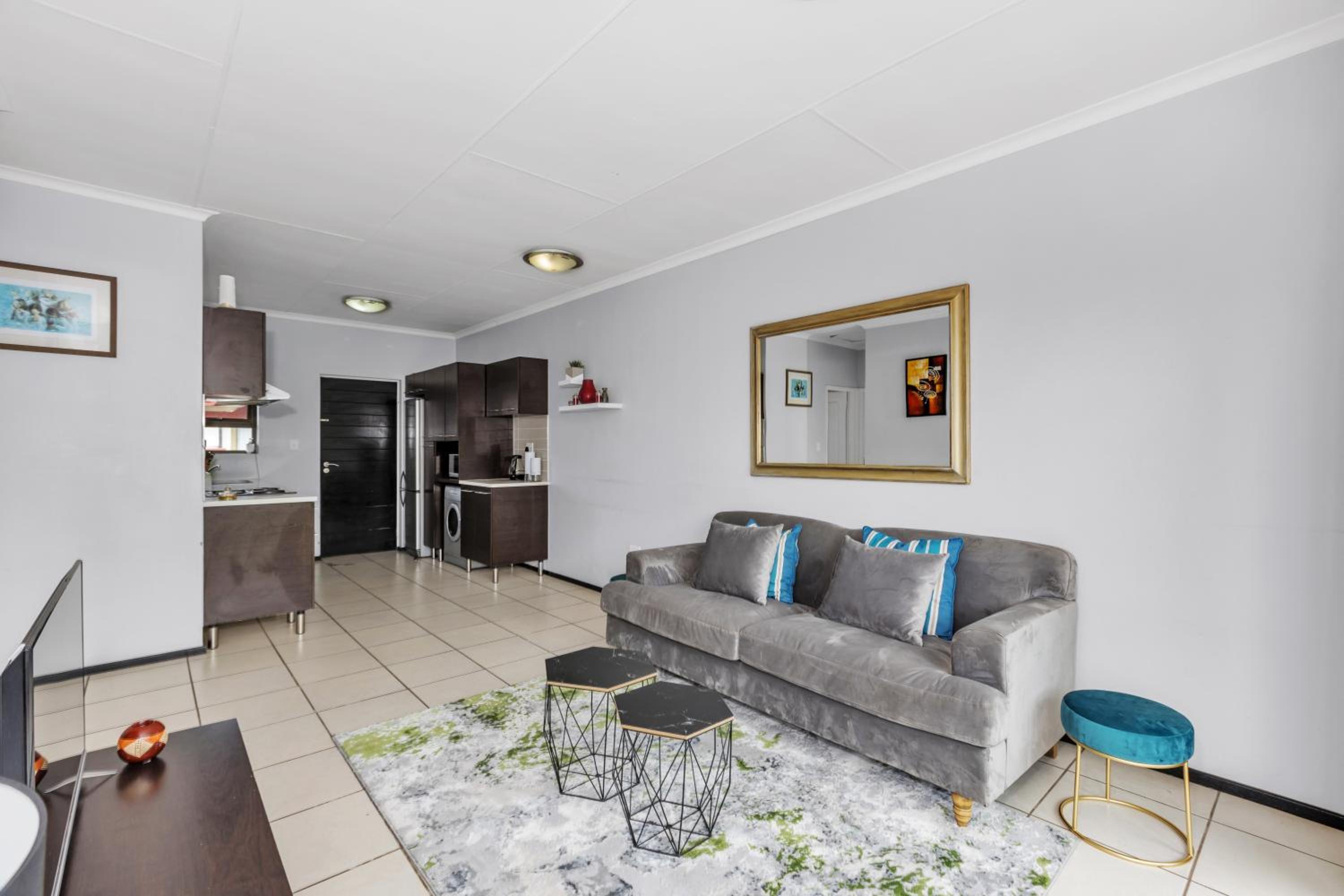 Two-Bedroom Apartment - Photo 5