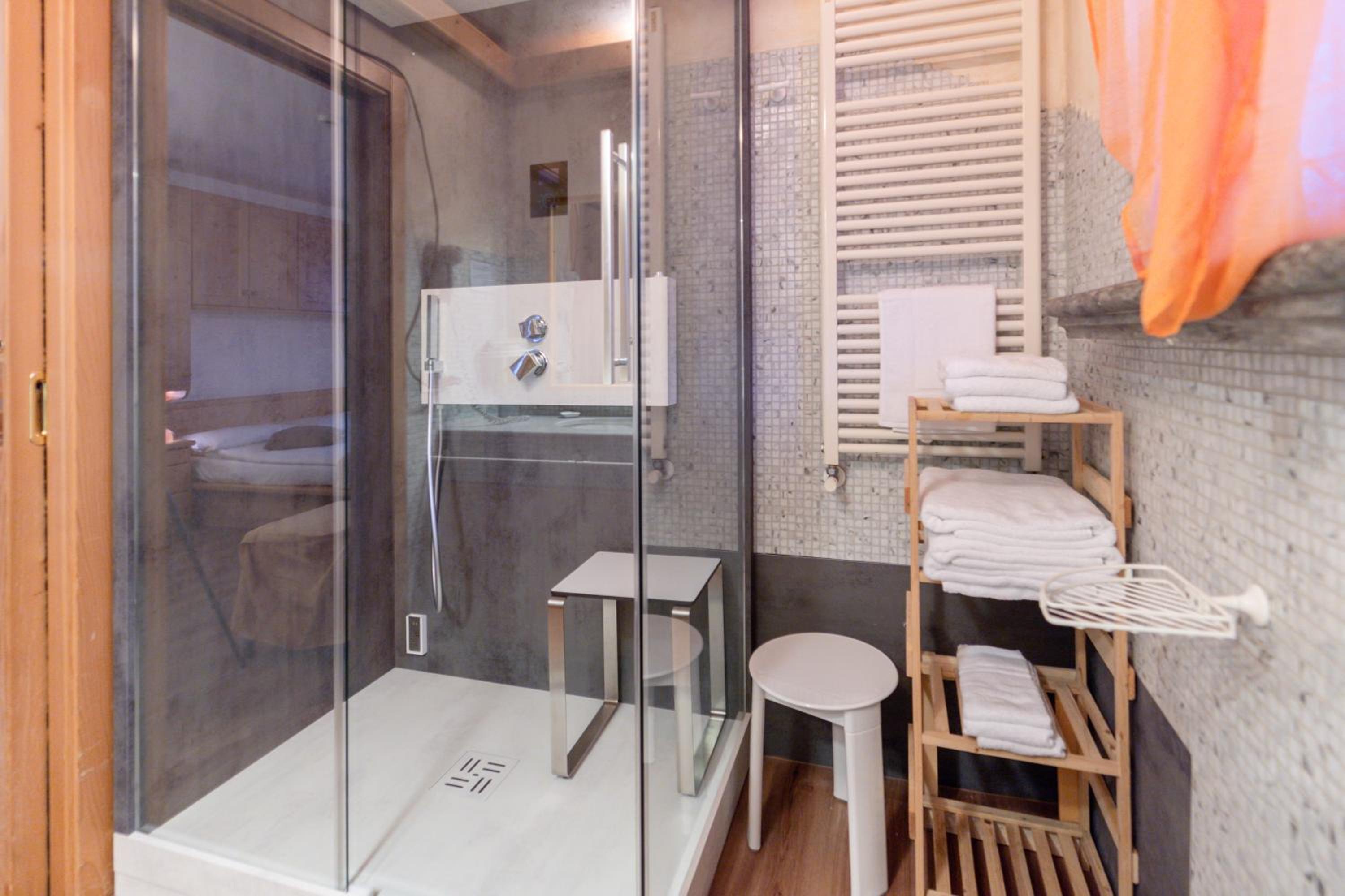 Superior Quadruple Room photo 3