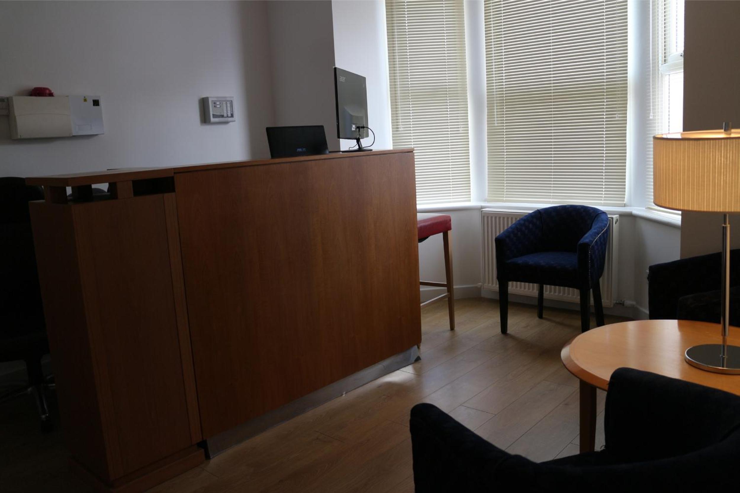 Double Room with Private Bathroom - Photo 4