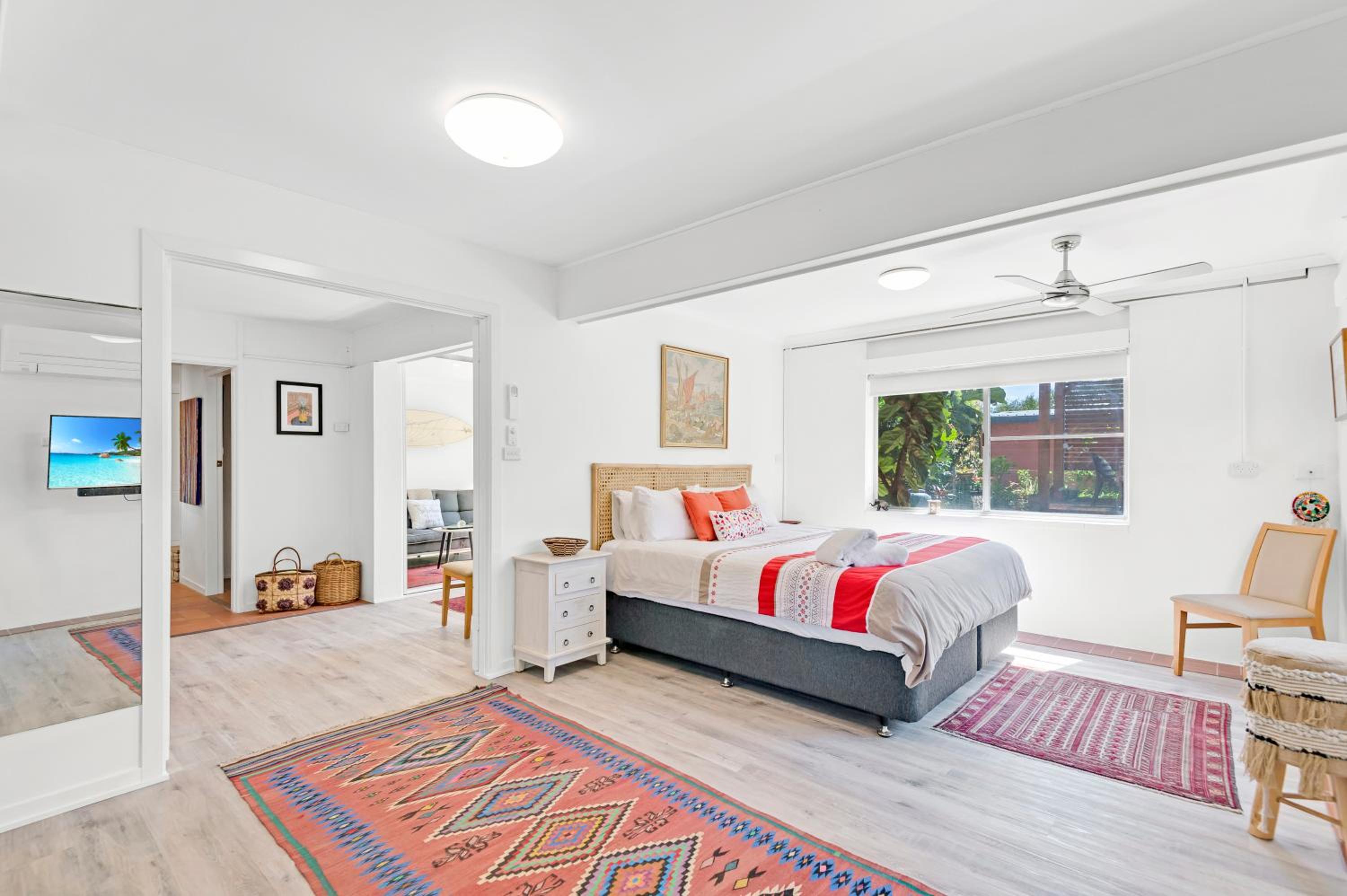 Four-Bedroom House photo 3