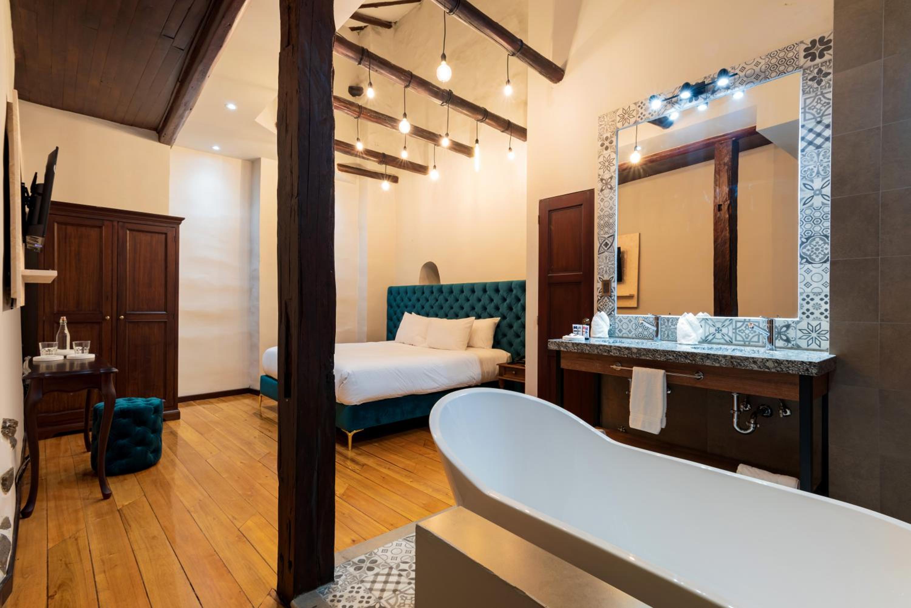 Deluxe Suite