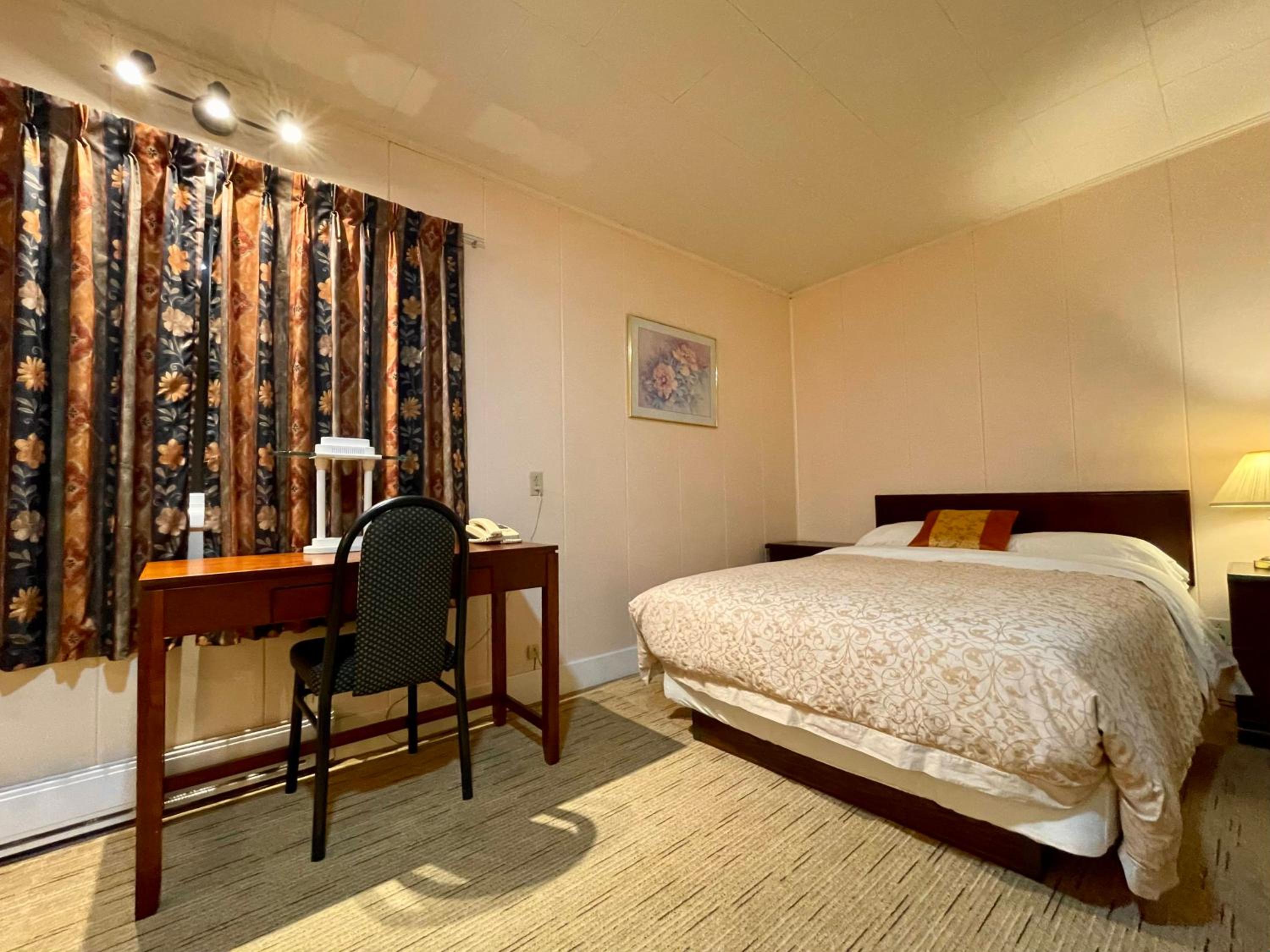 Double Room with Two Double Beds - Photo 1