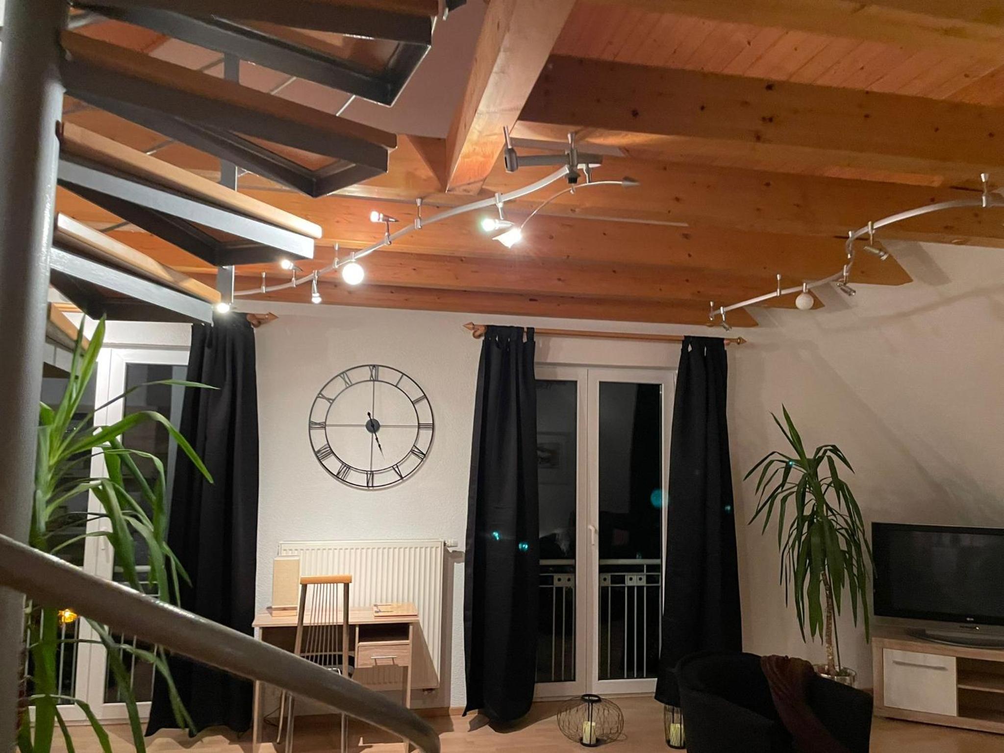 Suite - Photo 27