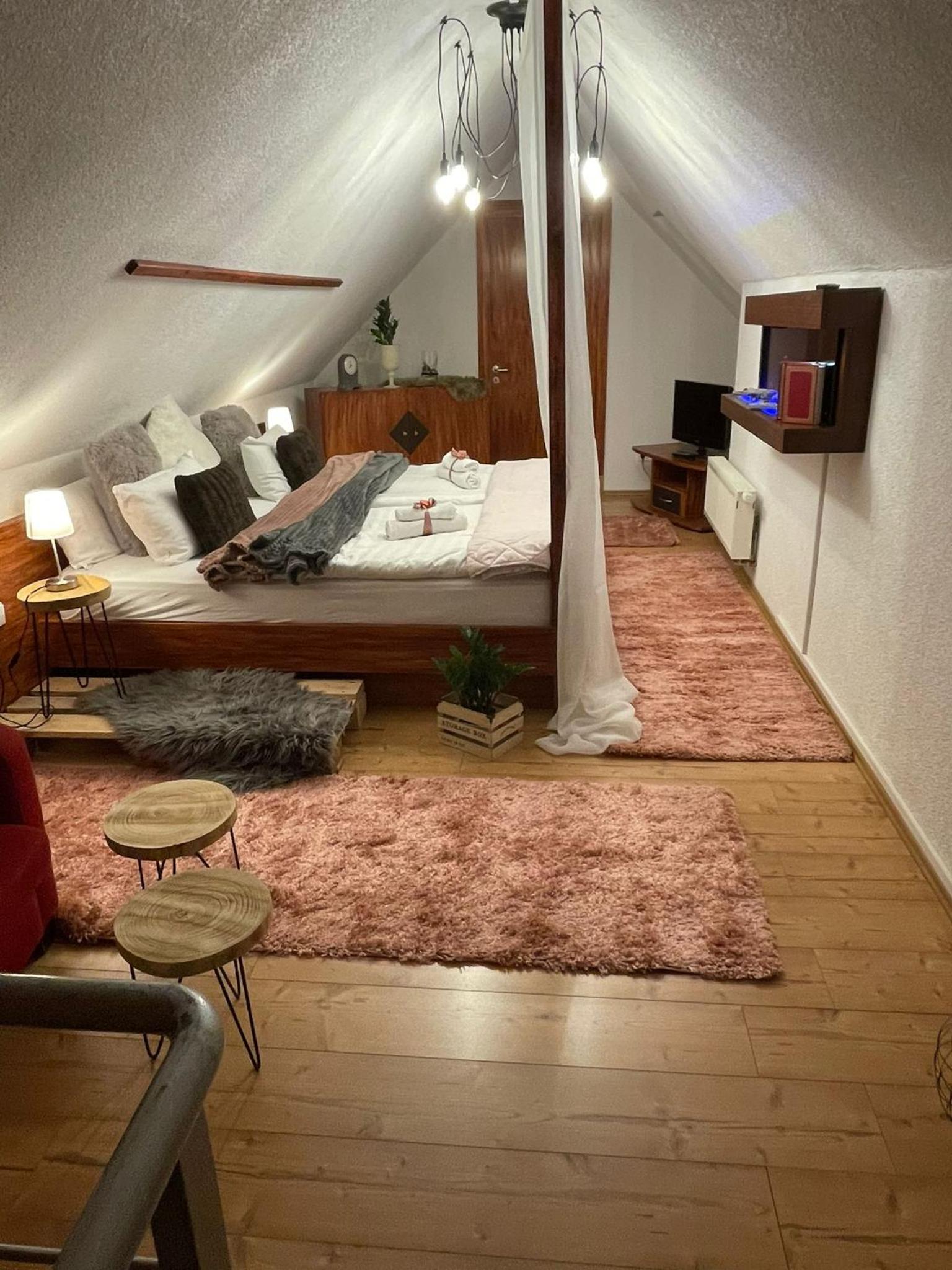Suite - Photo 10