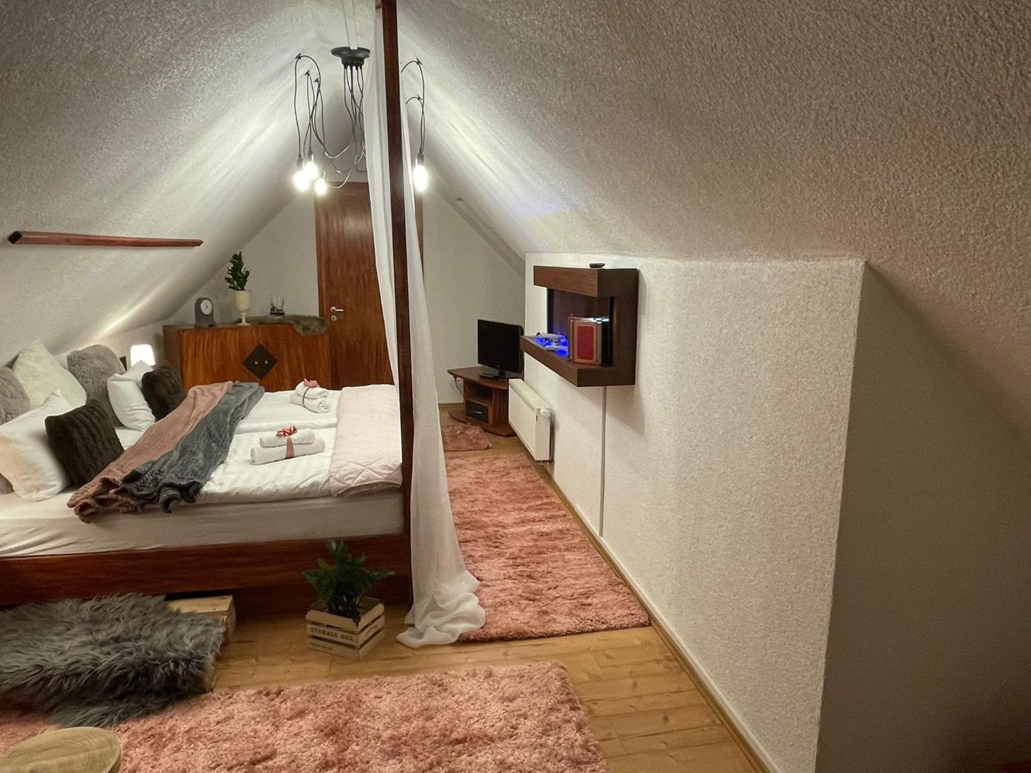 Suite - Photo 19
