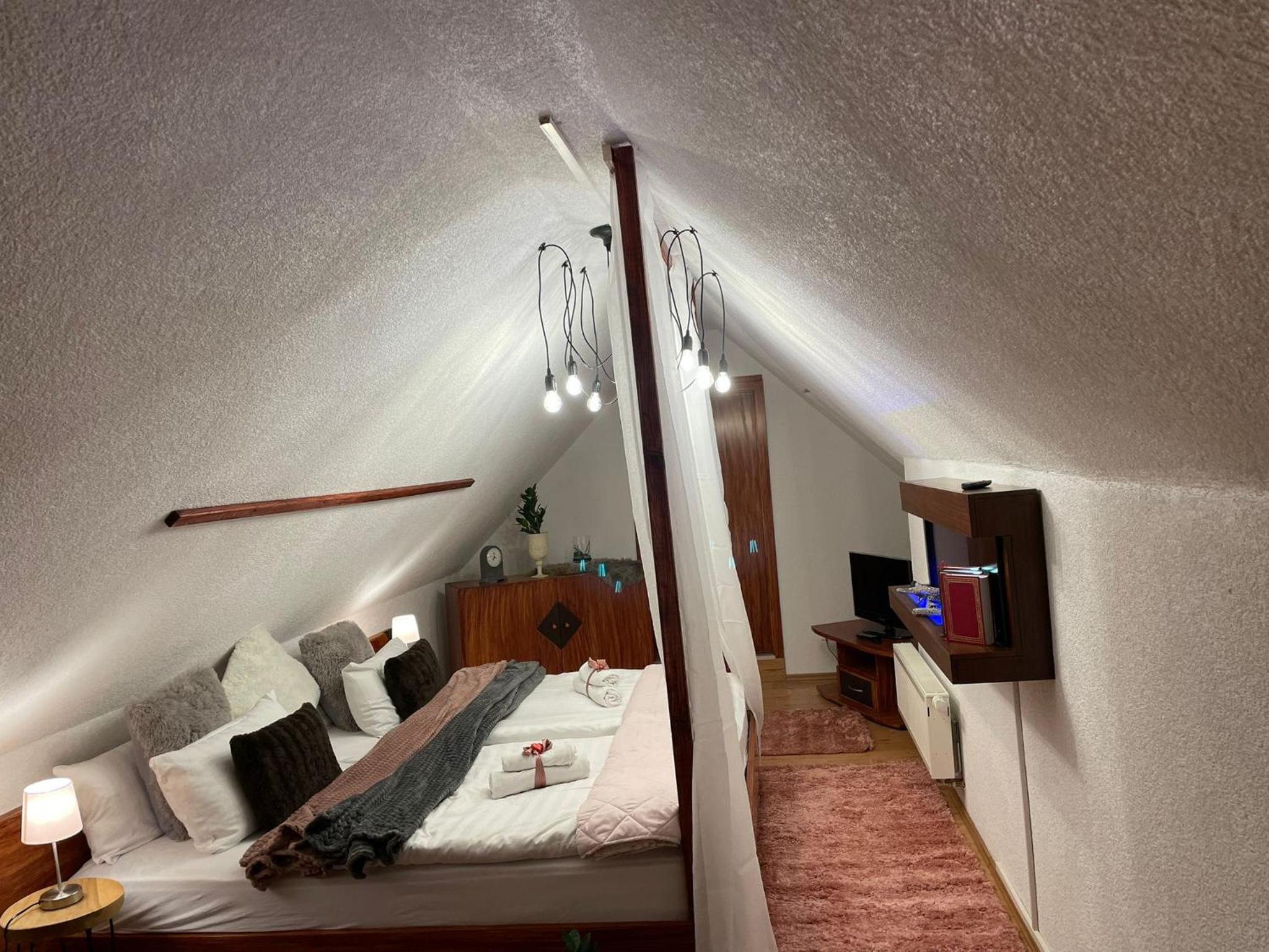 Suite - Photo 14