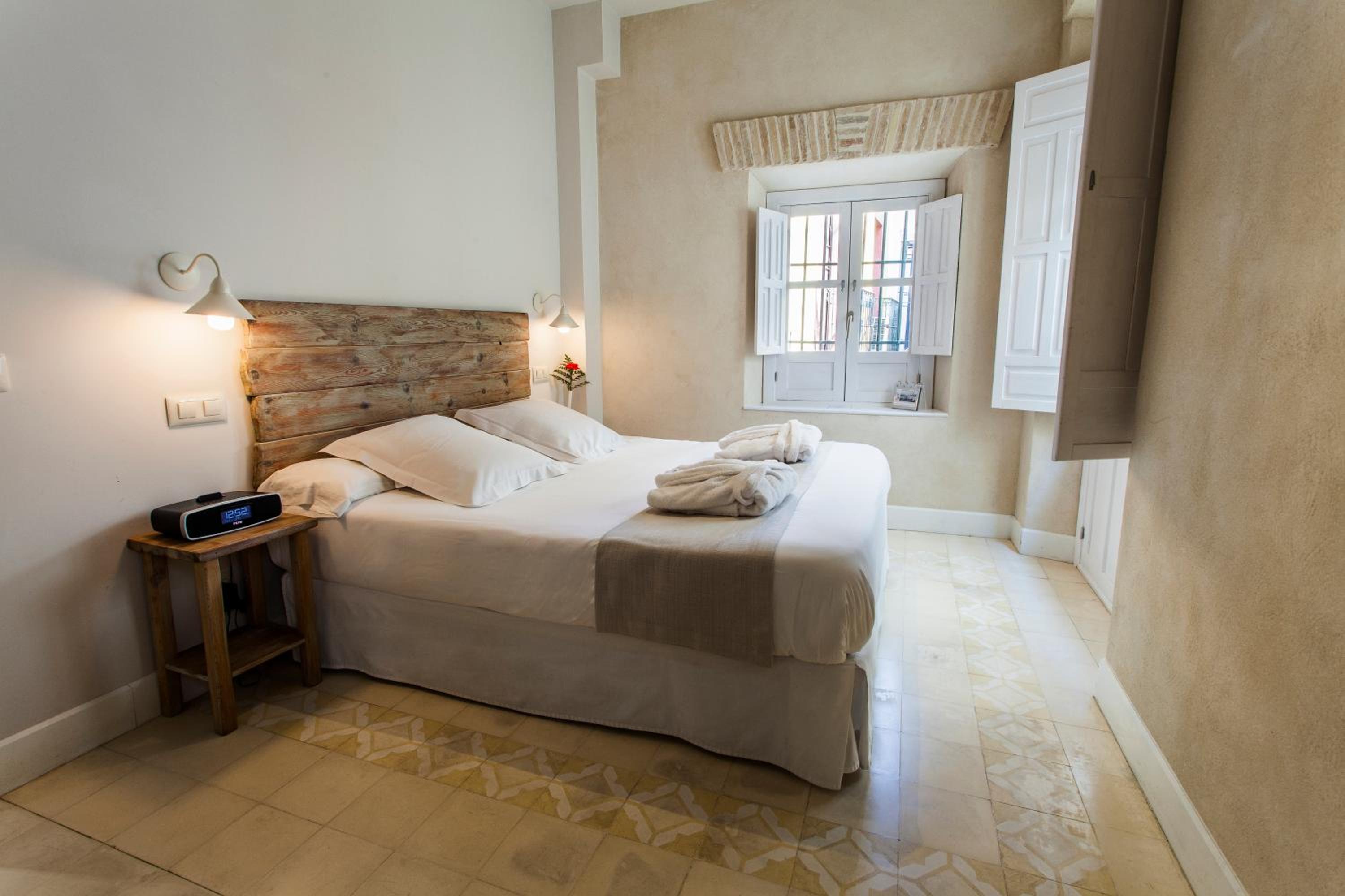 Double Room - Photo 13