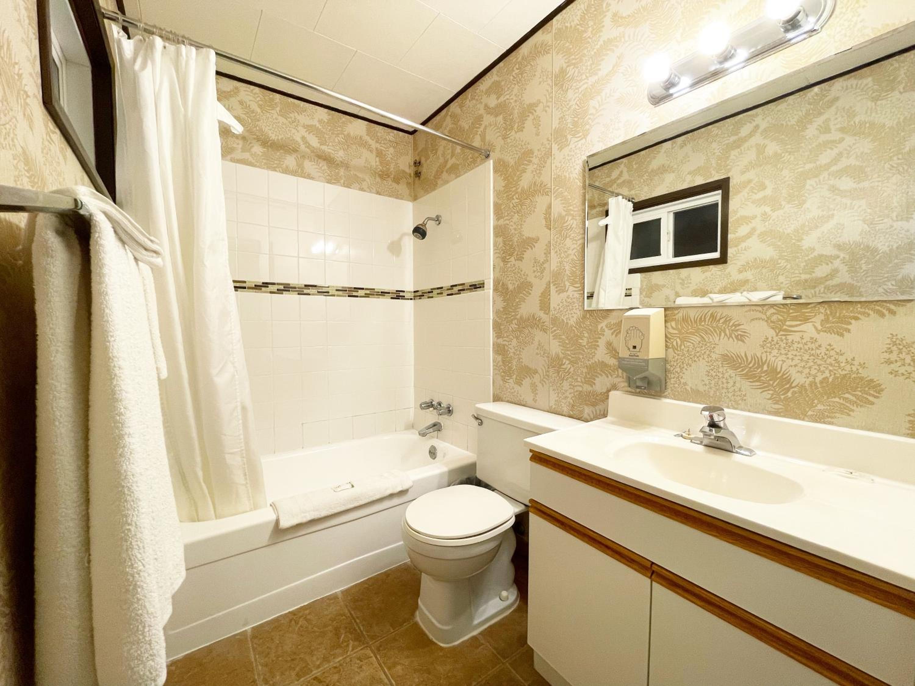 Double Room with Two Double Beds - Photo 3