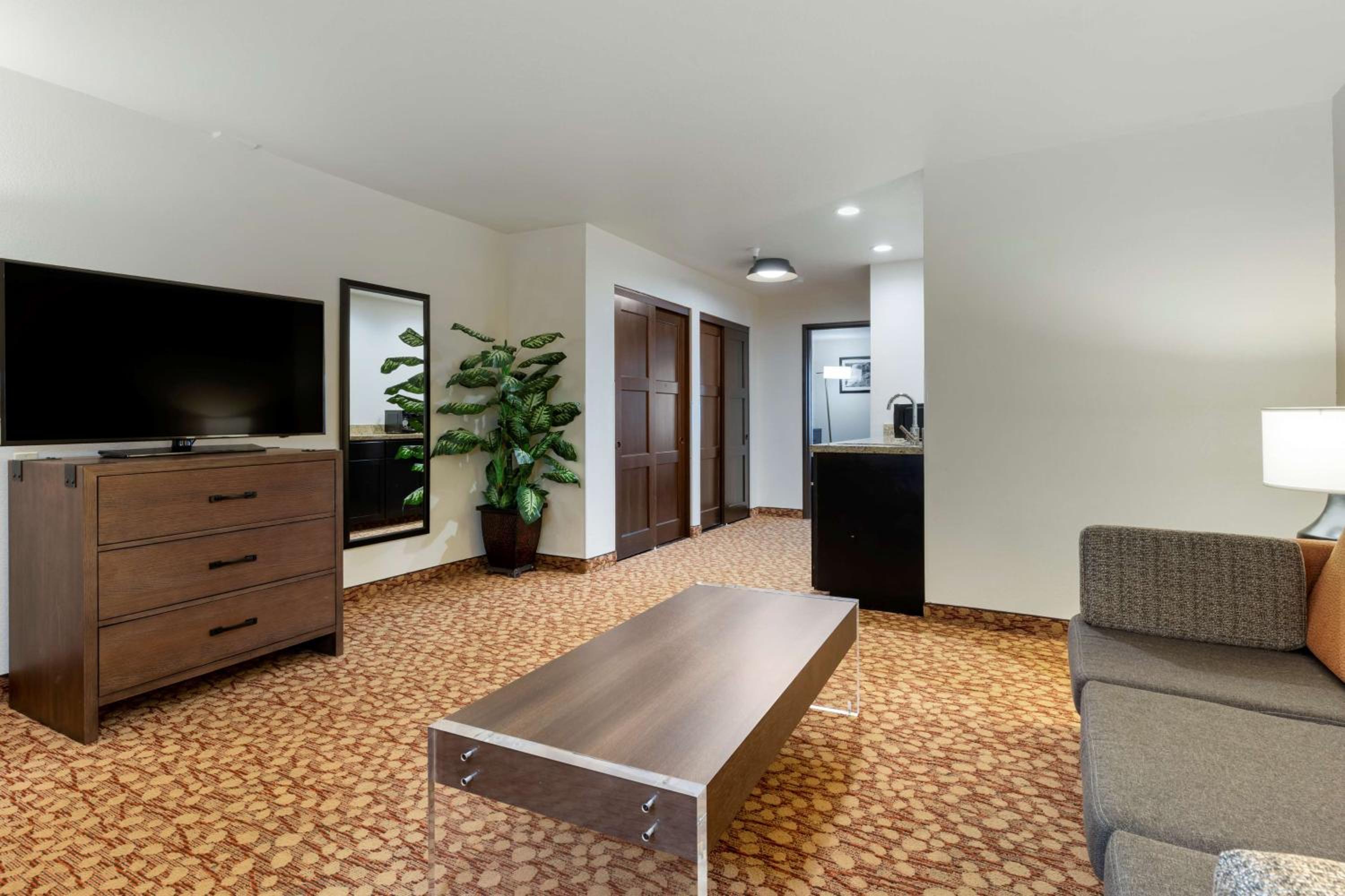 King Suite with Sofa Bed - Photo 2