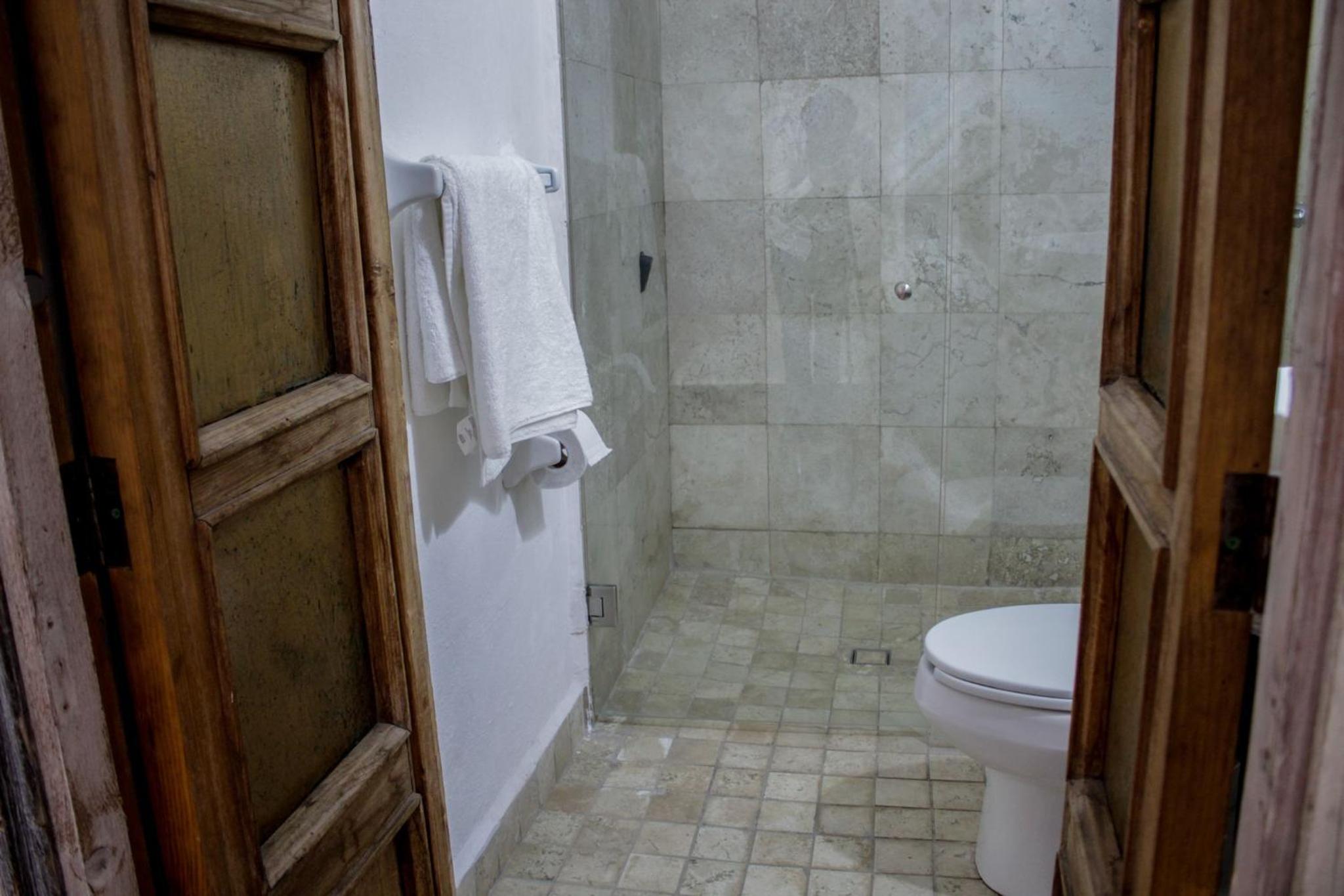 Standard Twin Room - Photo 2