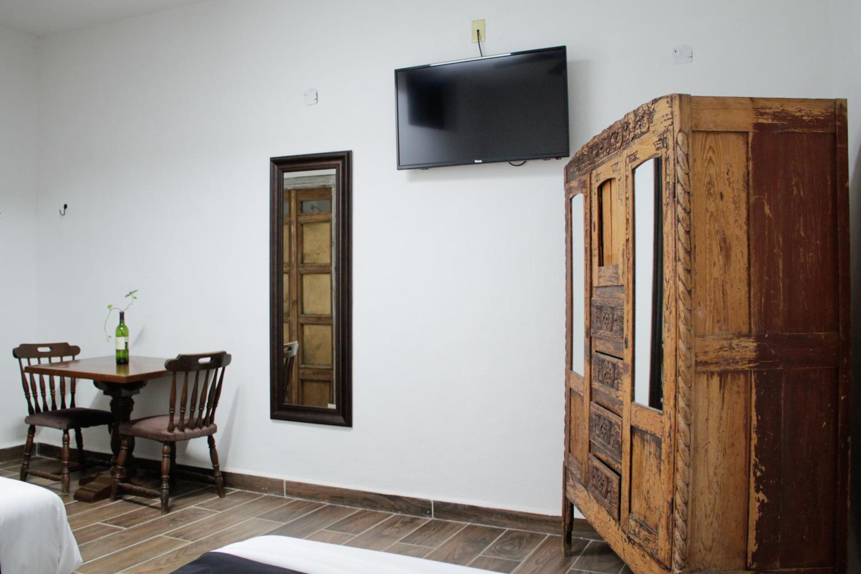 Standard Twin Room - Photo 5