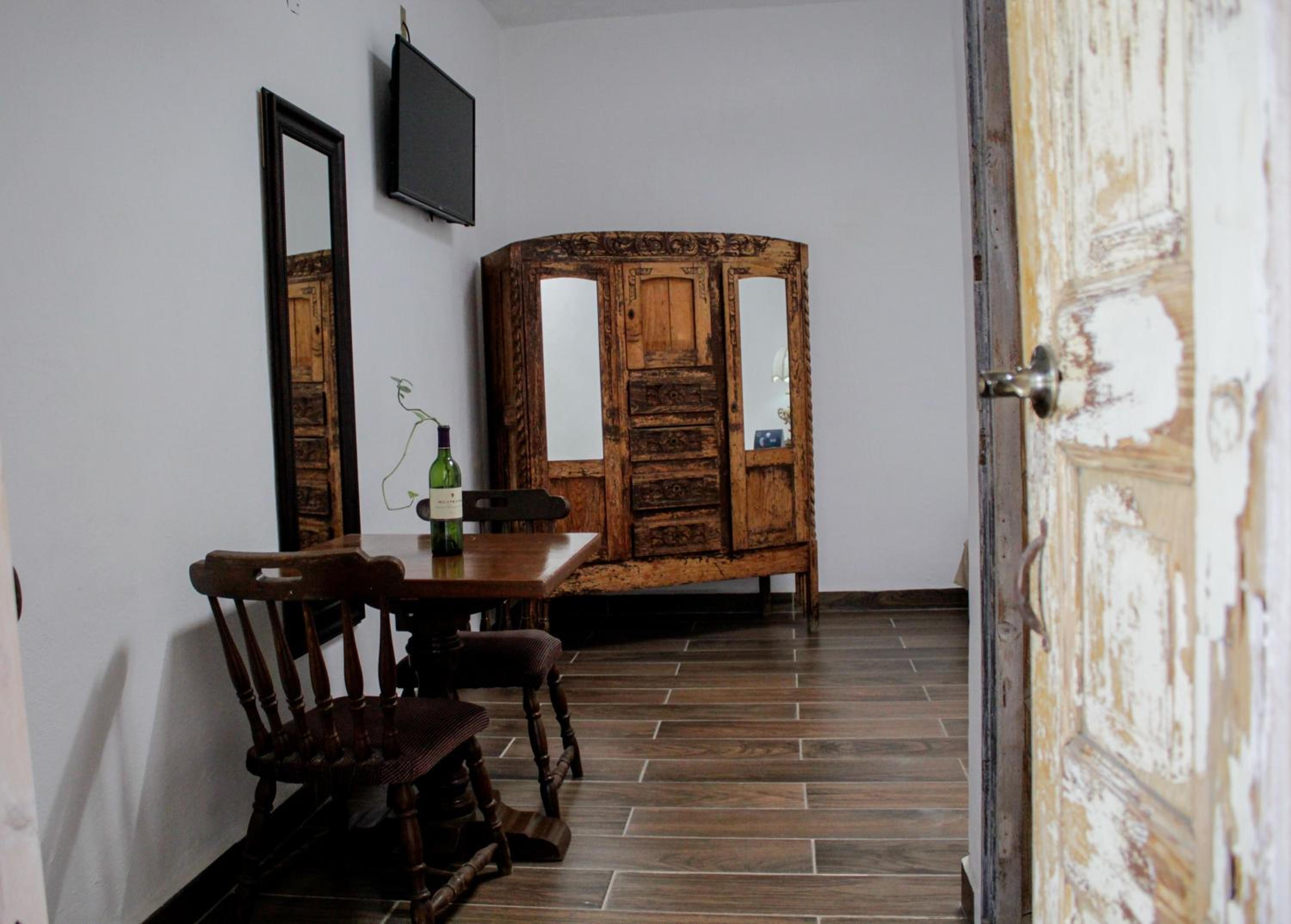Standard Twin Room - Photo 7