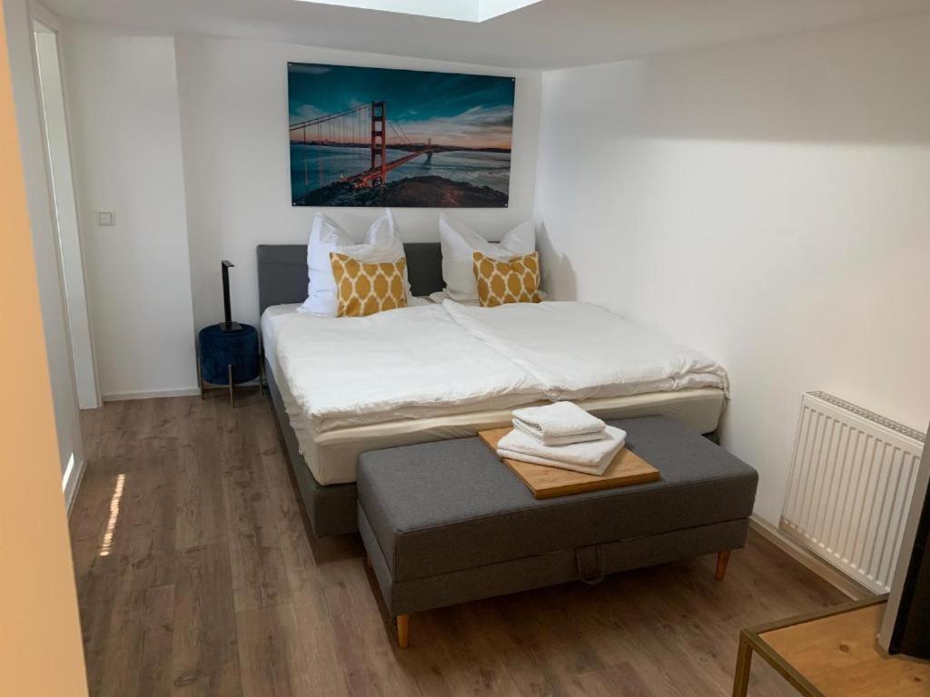 Studio Apartment - Photo 1