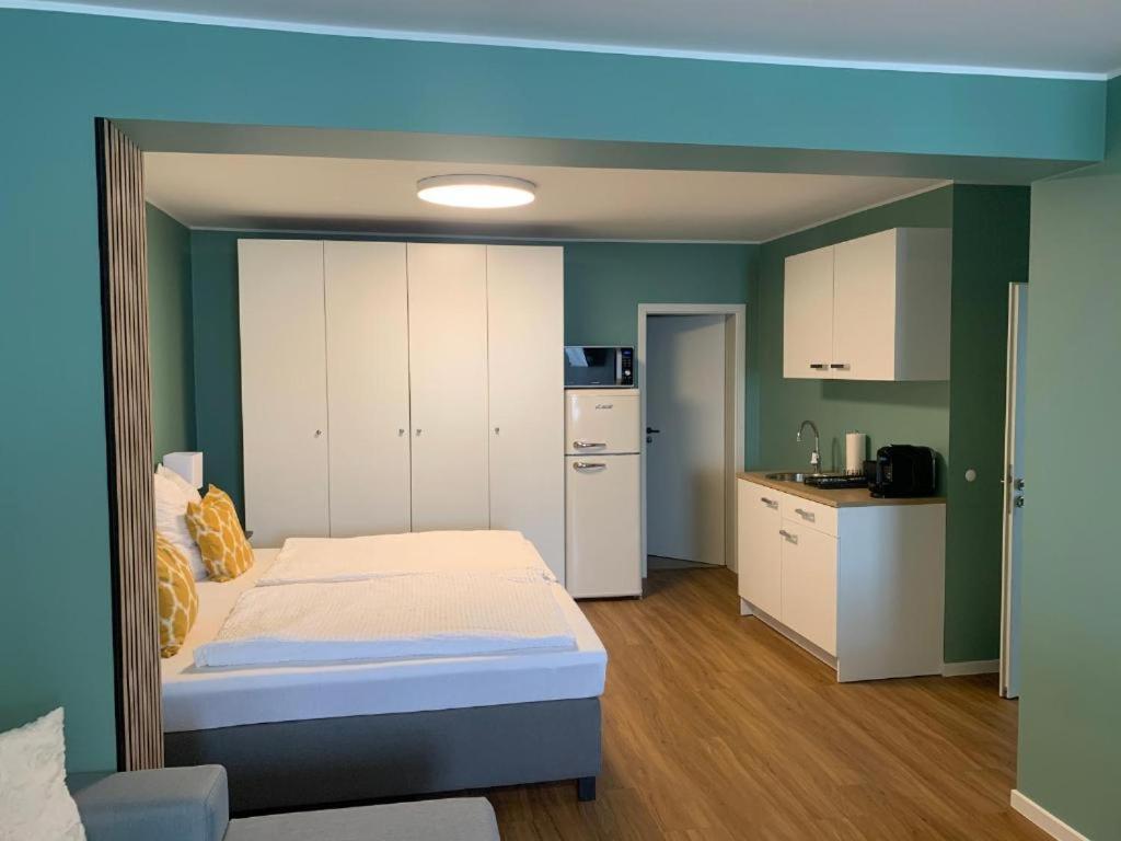 Apartment with Shower - Photo 7