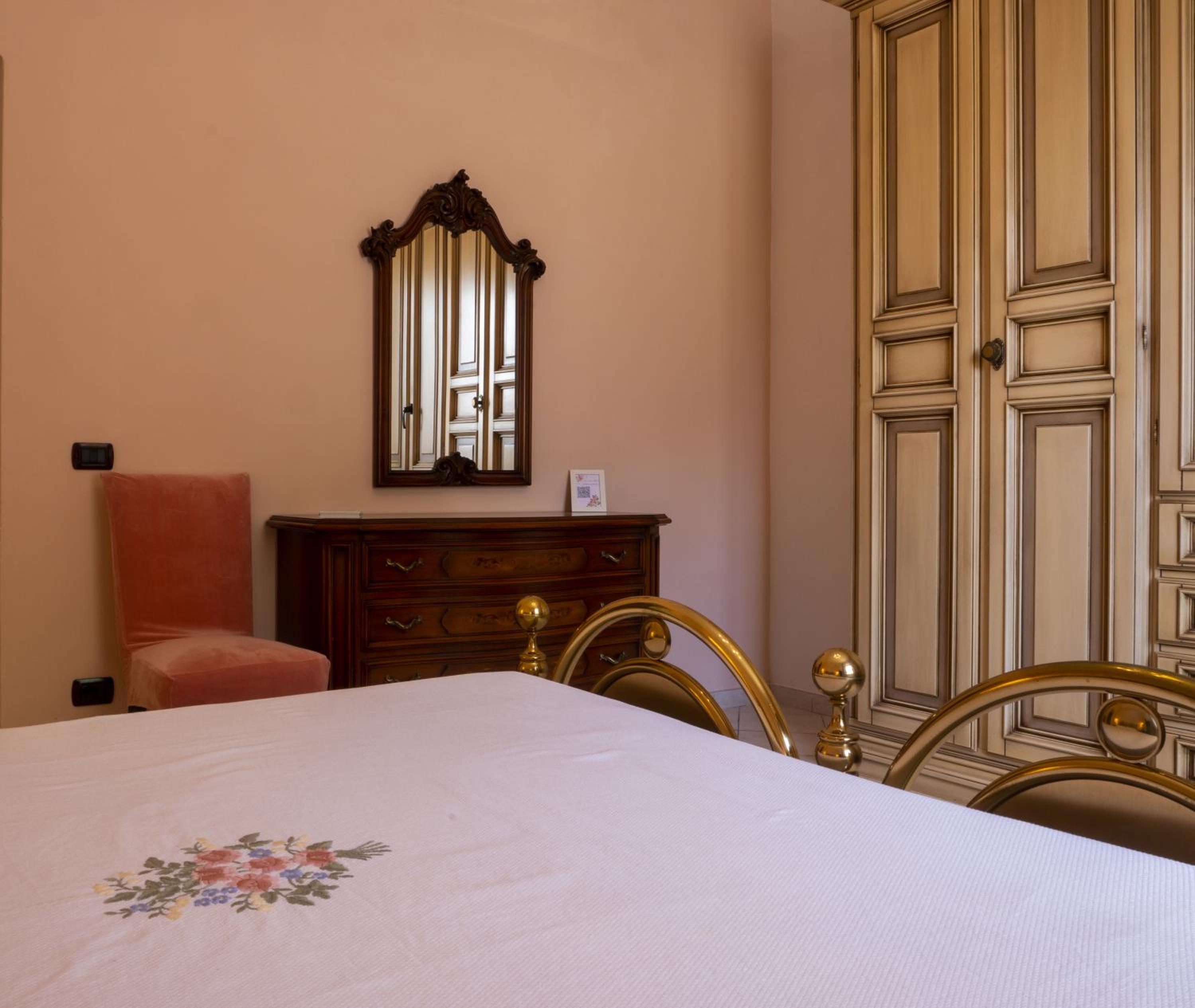 Double Room with Private Bathroom photo 2