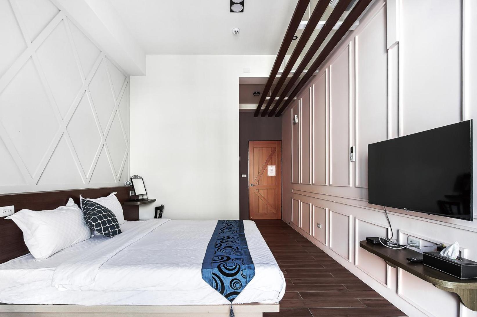 Queen Room with Balcony photo 2