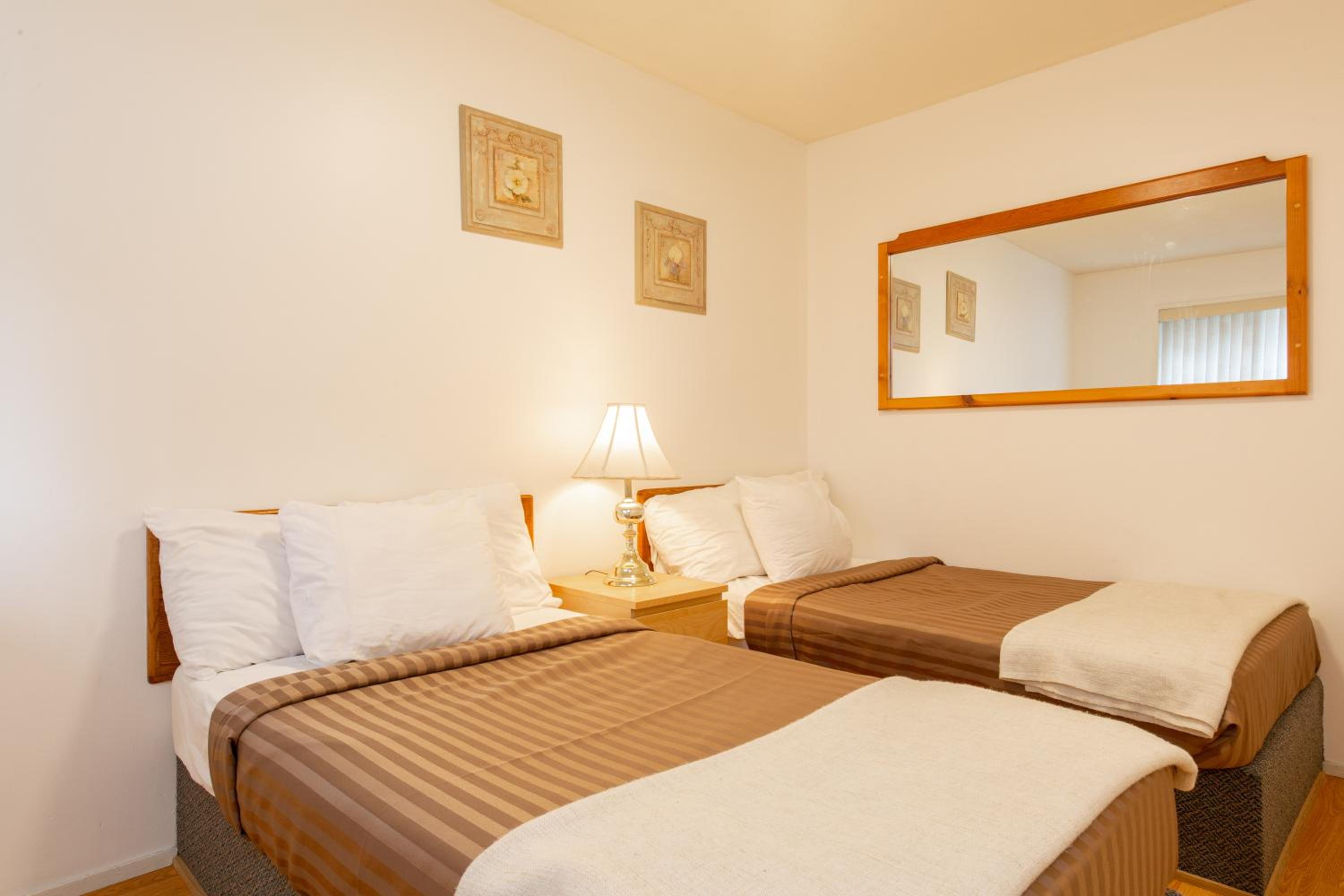 Two-Bedroom Cabin B Style - Photo 11
