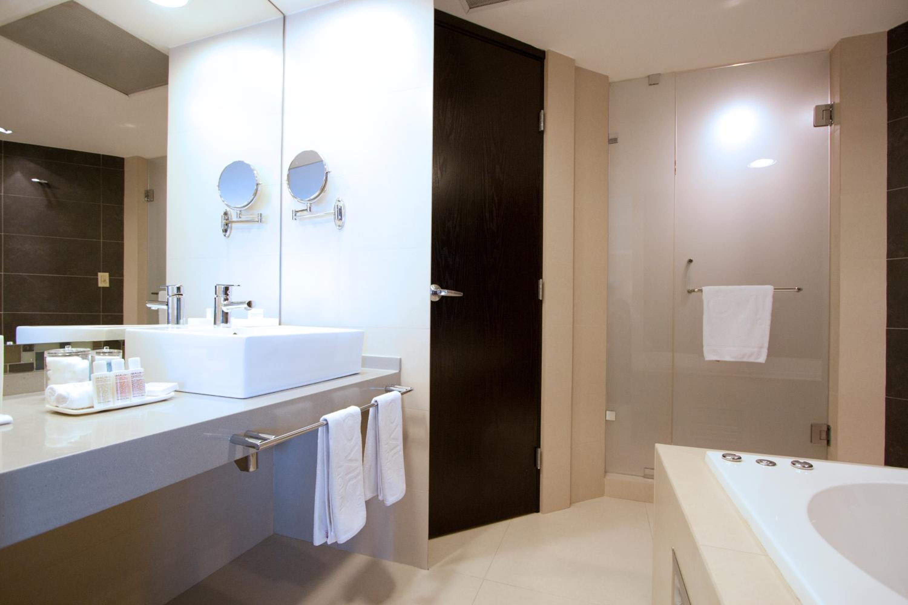 Suite - Photo 2