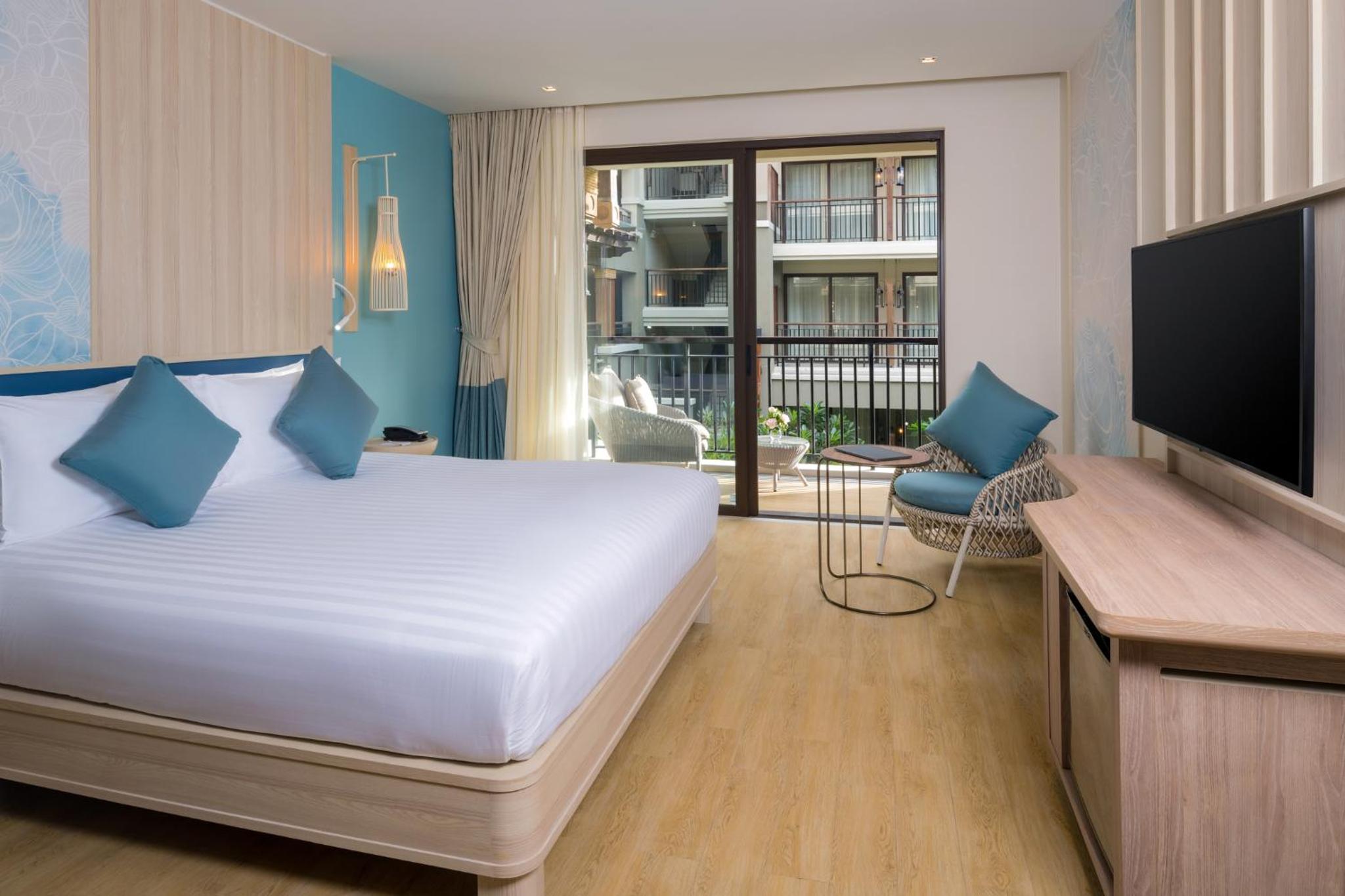 Deluxe Double Room with Pool View - Beach Side - Photo 1