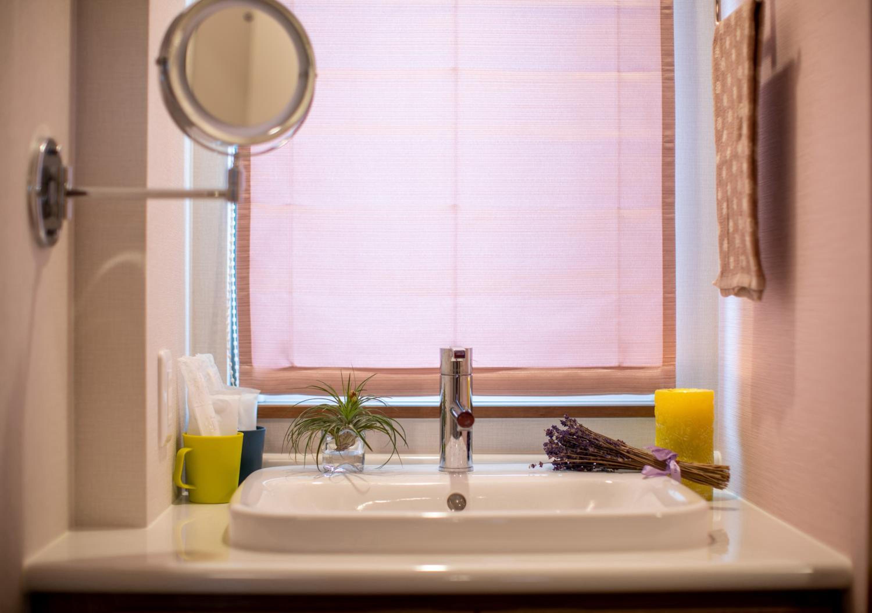 Superior Suite - Photo 9