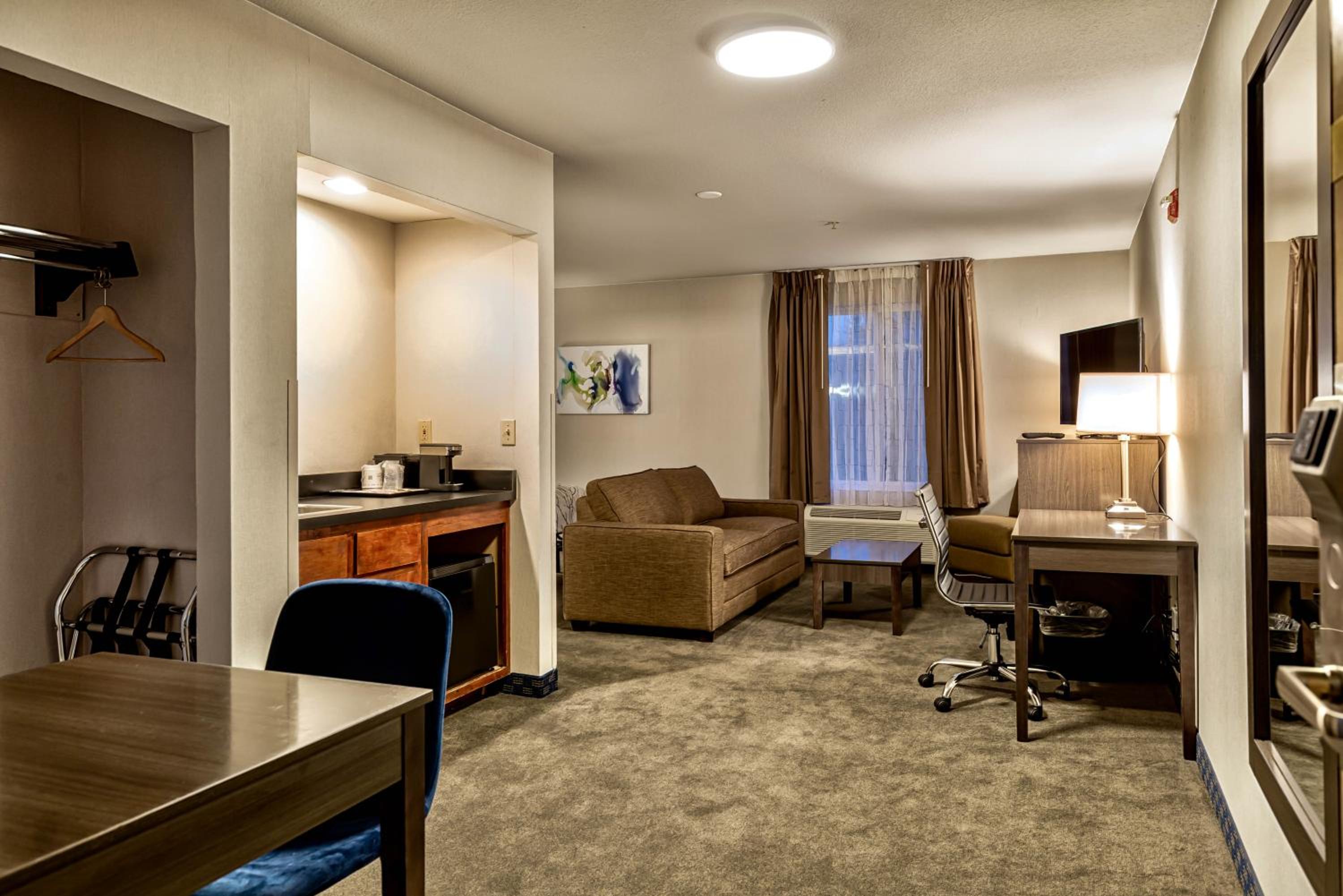 King Suite with Sofa Bed - Photo 9