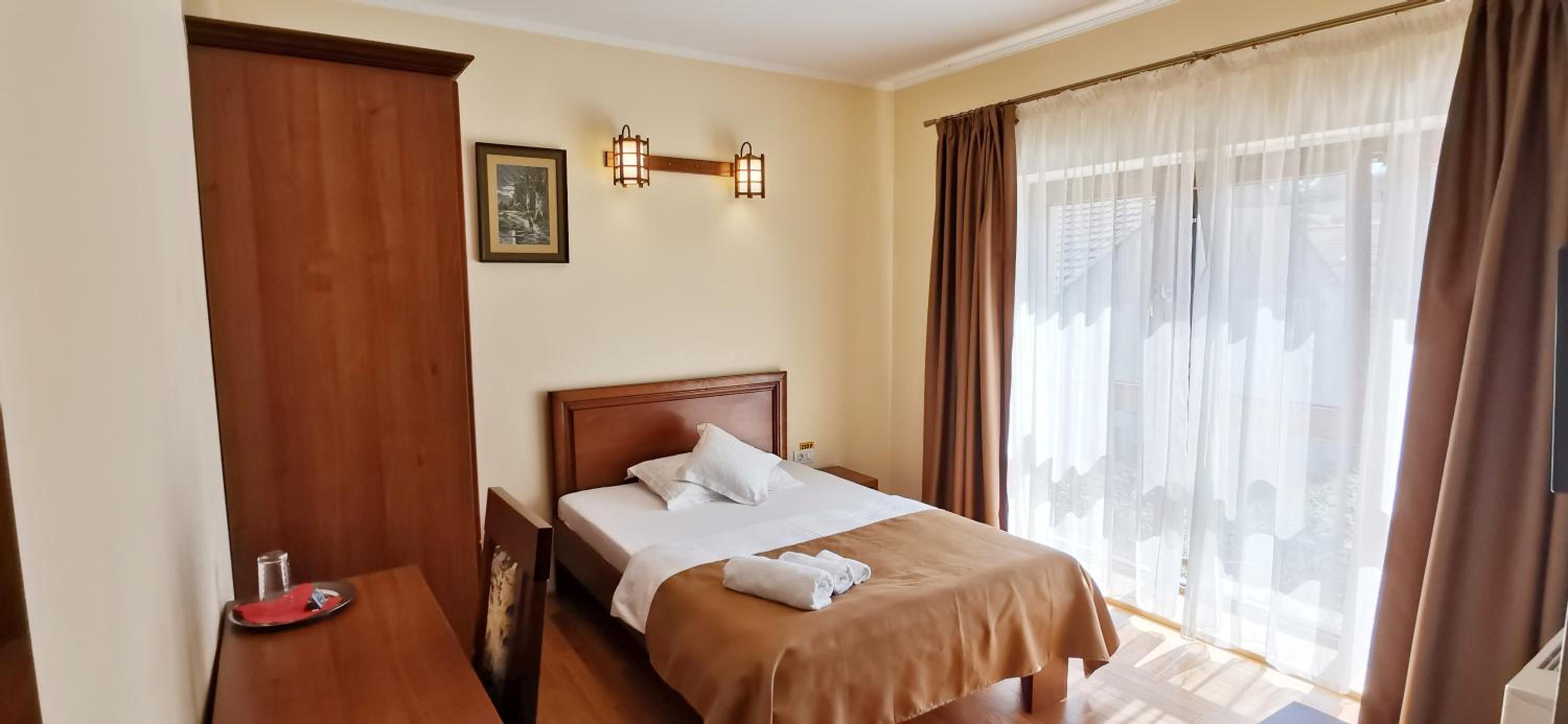 Deluxe Single Room with French Bed photo 3