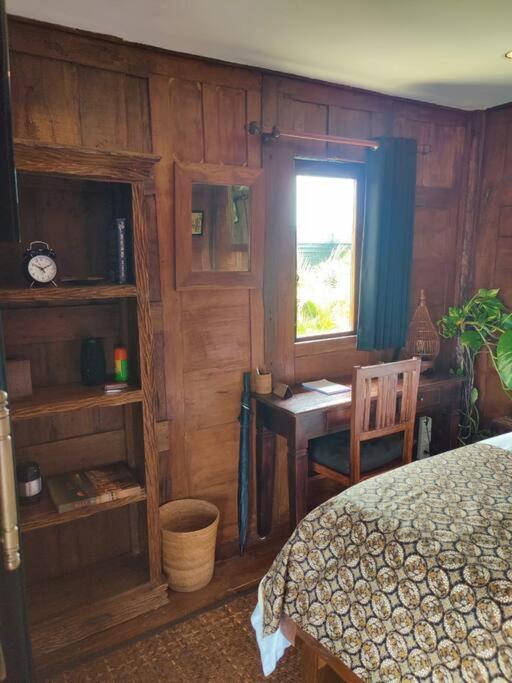 One-Bedroom House - Photo 31