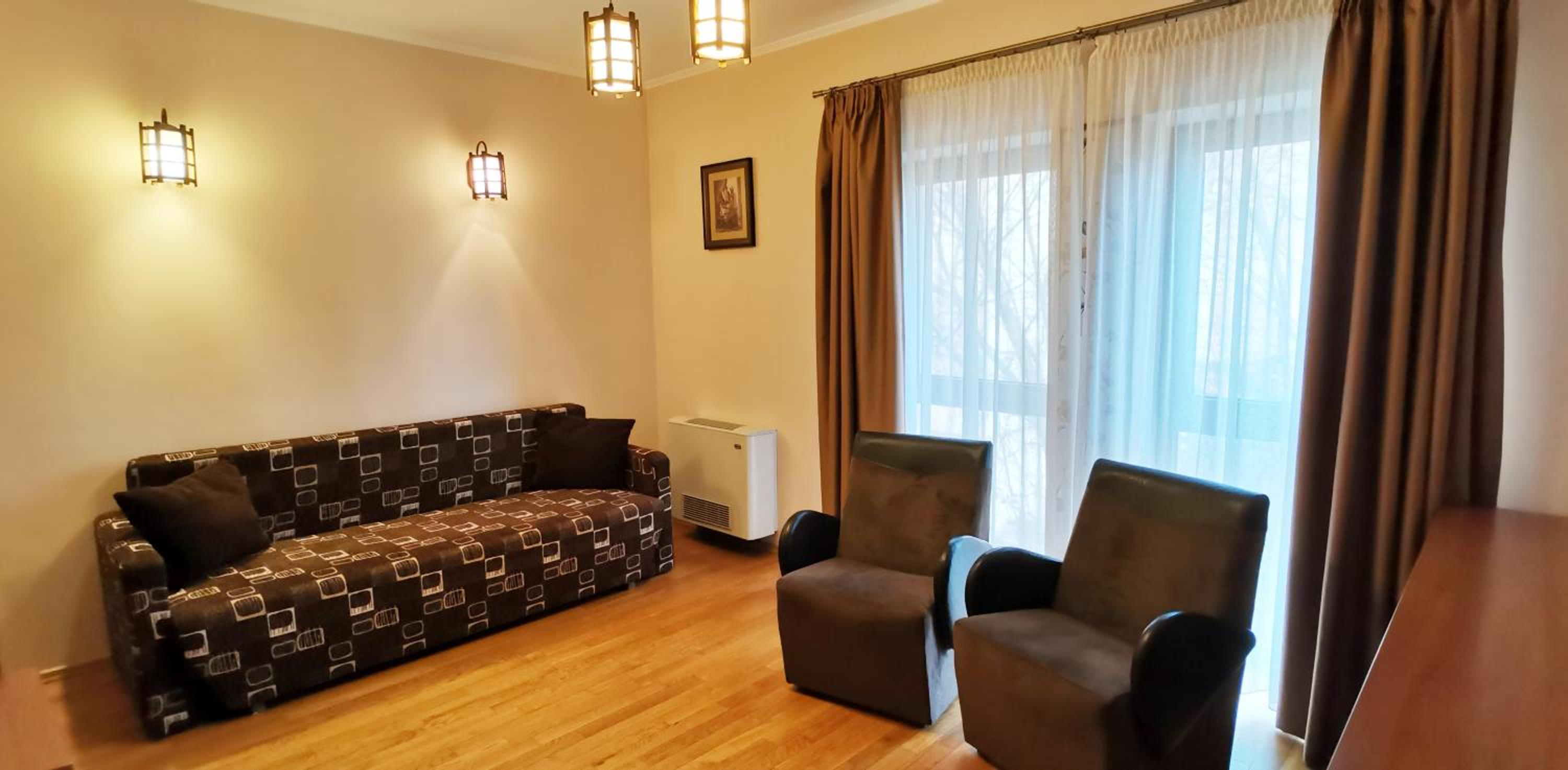 One-Bedroom Apartment - Photo 8
