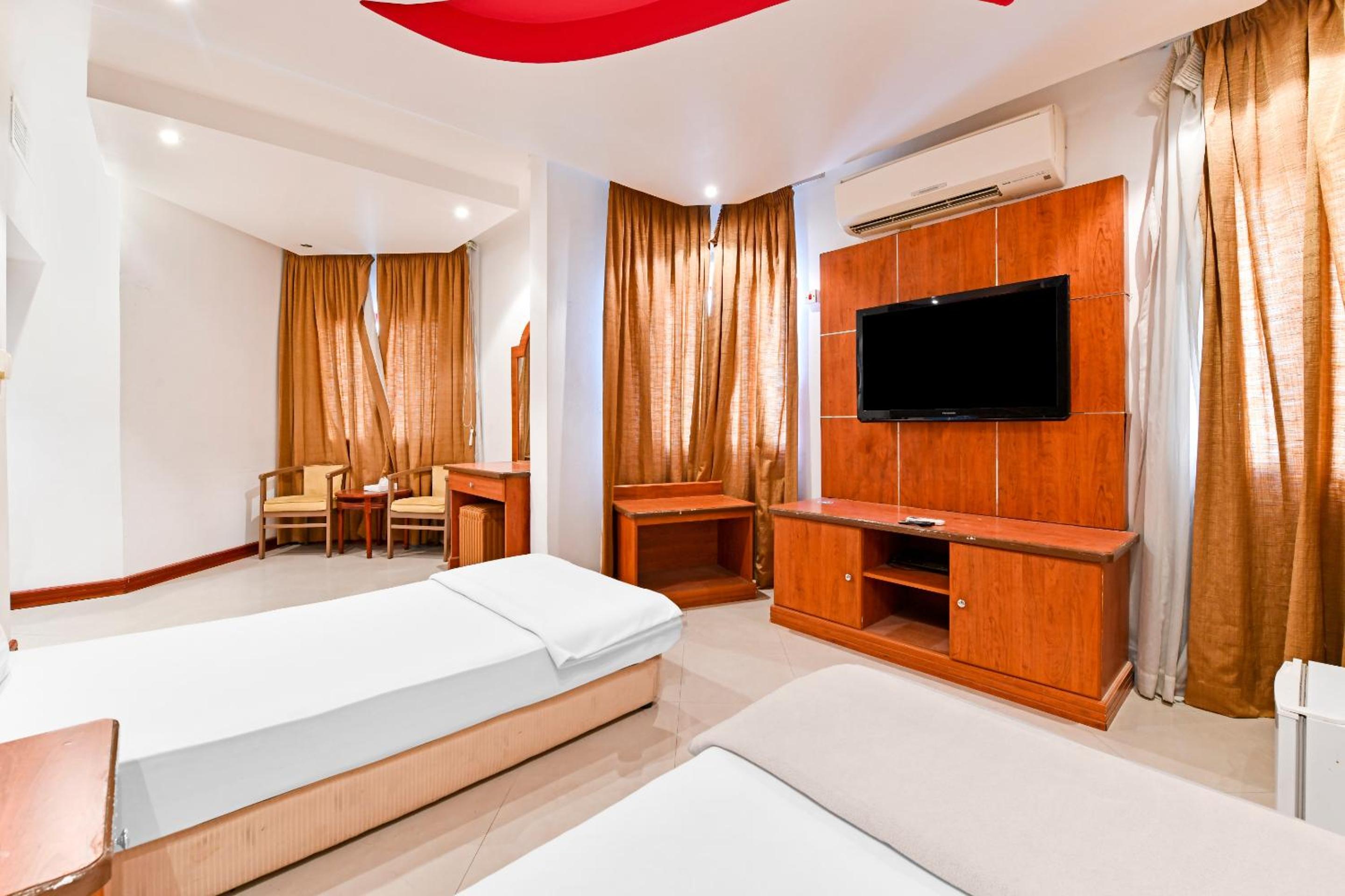 Deluxe Twin Room - Photo 15