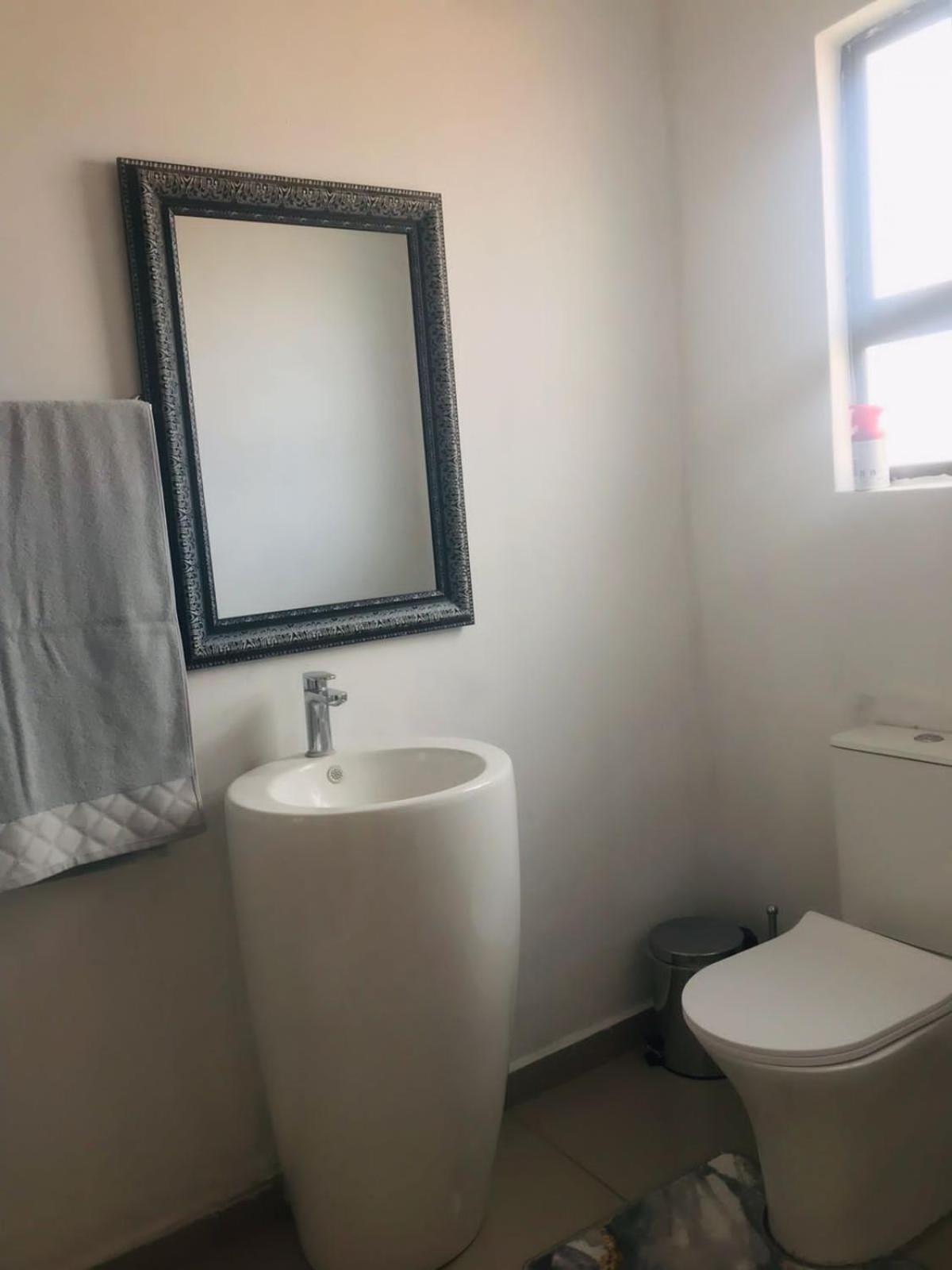 Double Room with Private Bathroom photo 2