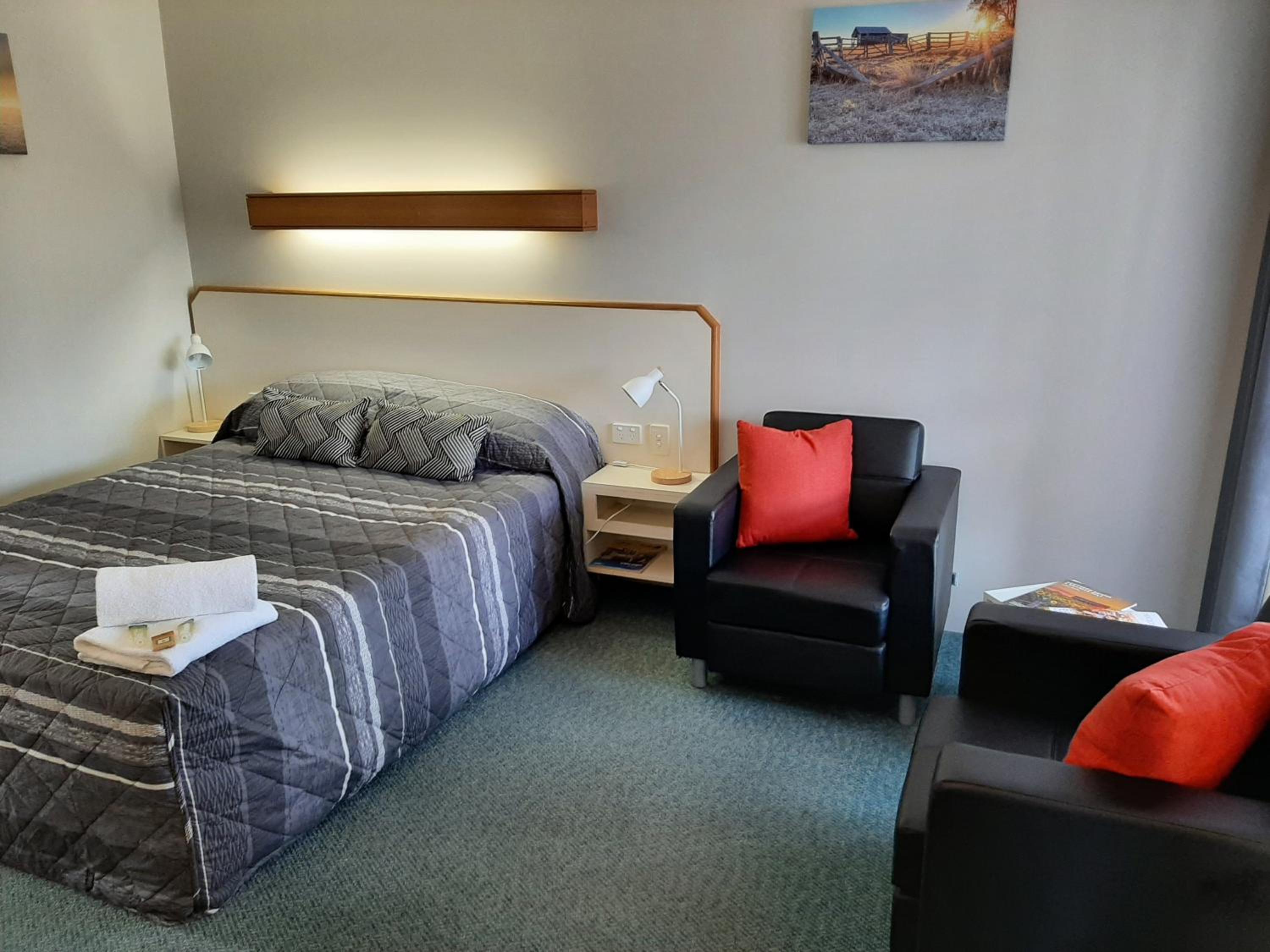 Standard Queen Room - Photo 1