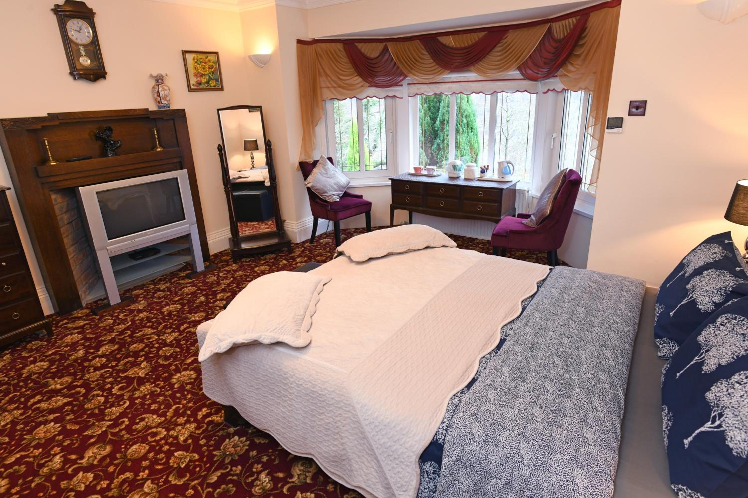 King Room with Mountain View photo 2