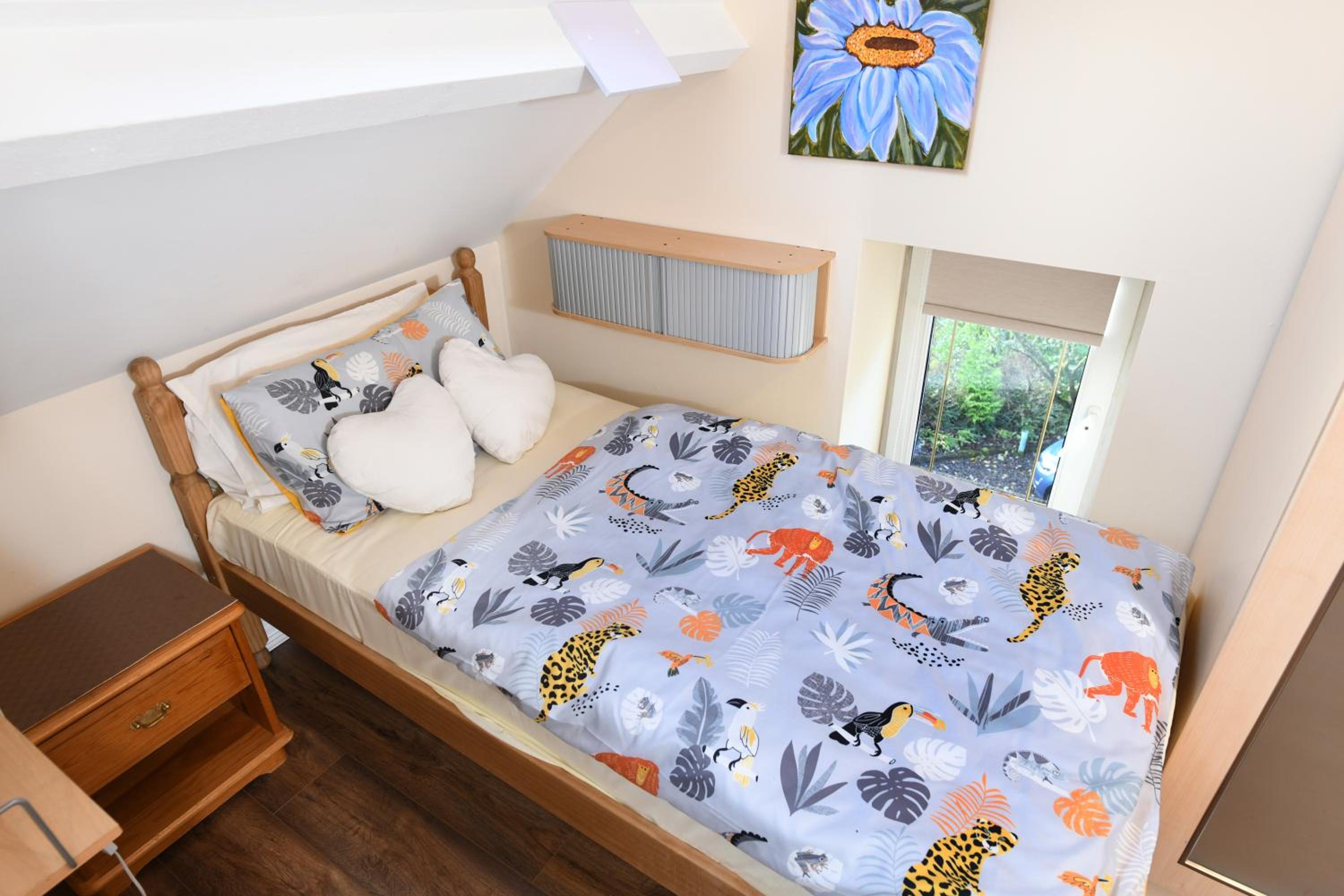 Economy Triple Room photo 3
