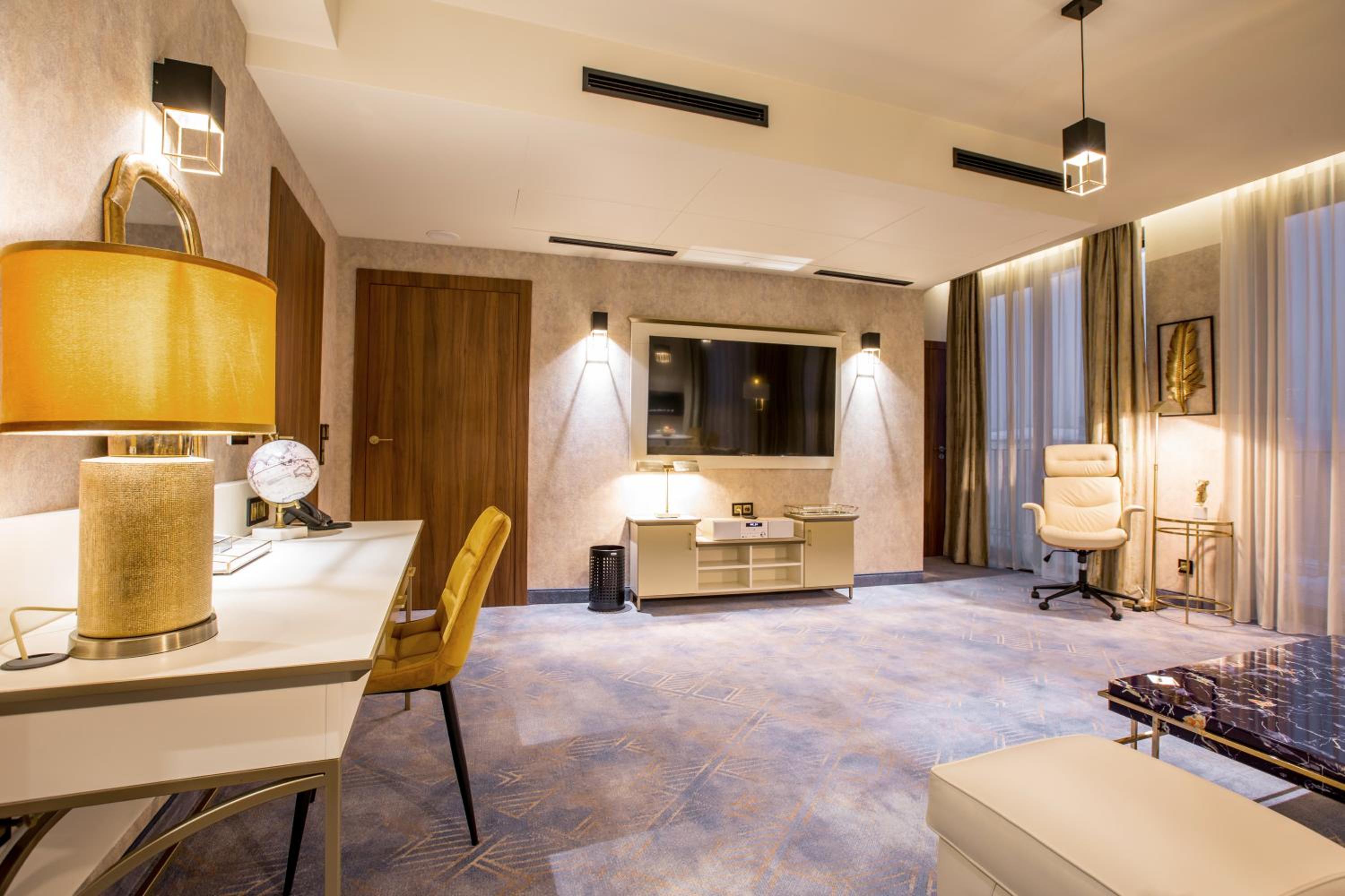 Penthouse Apartment - Photo 4