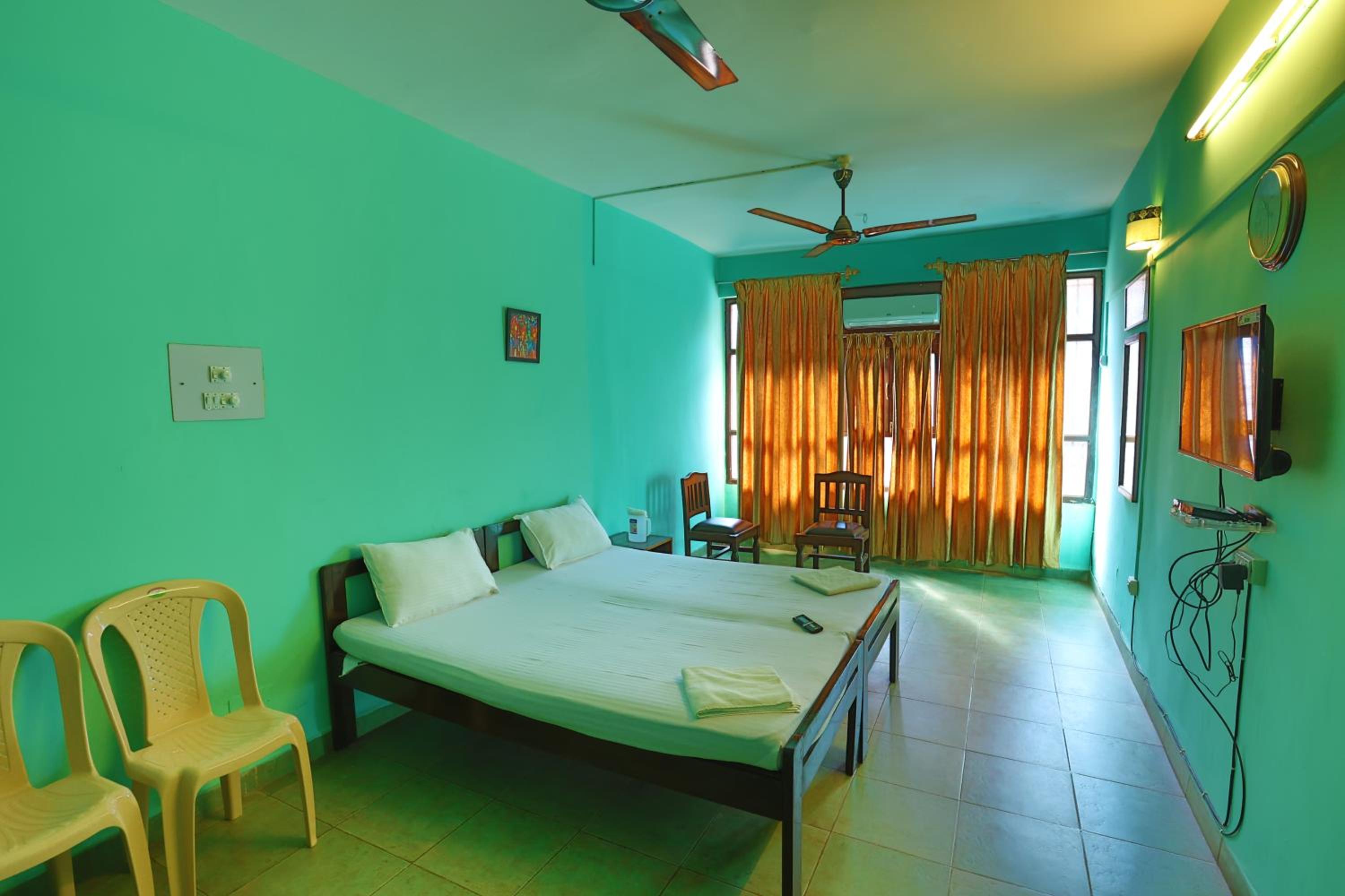 Standard Double Room - Photo 32