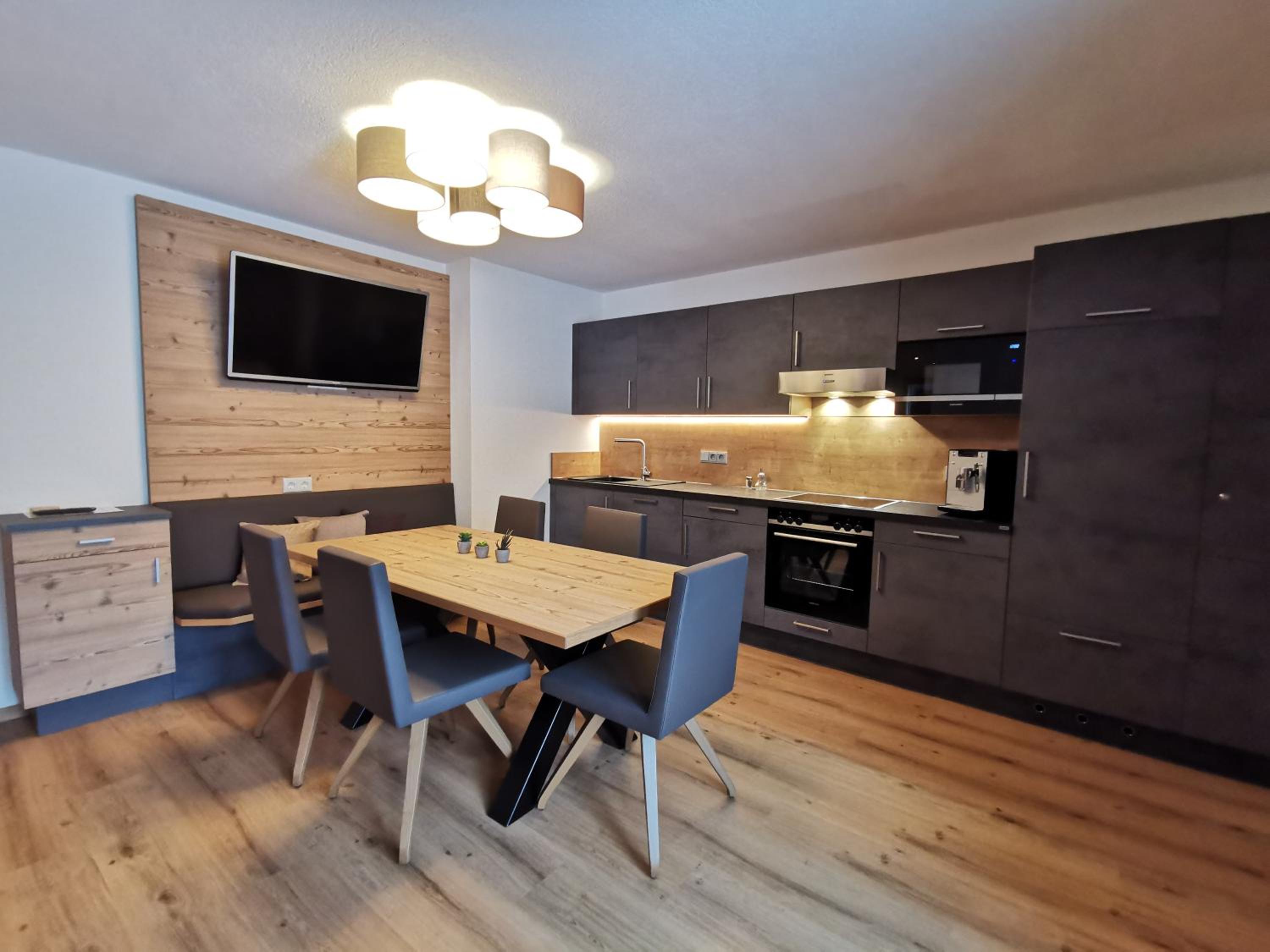 One-Bedroom Apartment - Photo 11