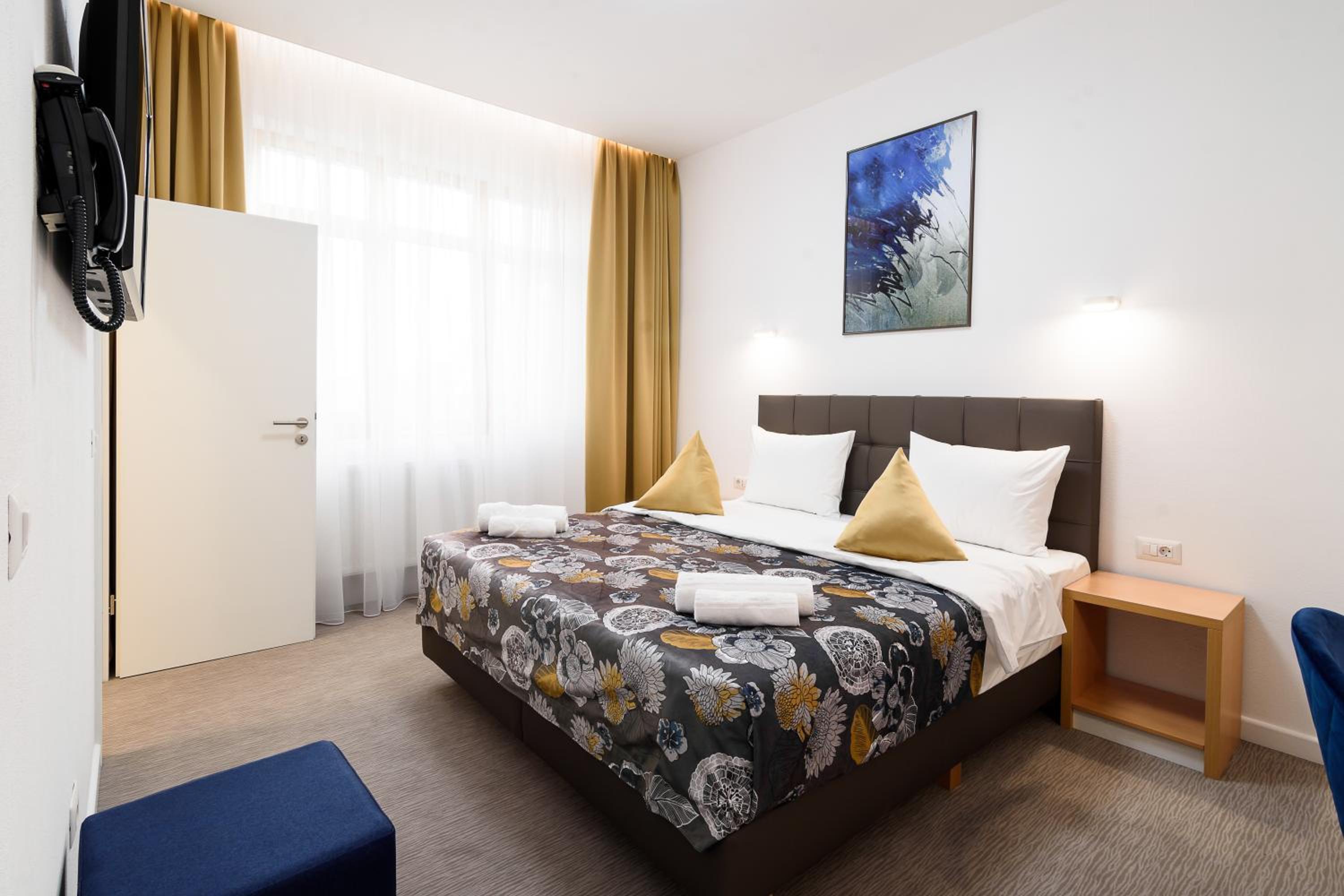 Standard Double Room - Photo 1