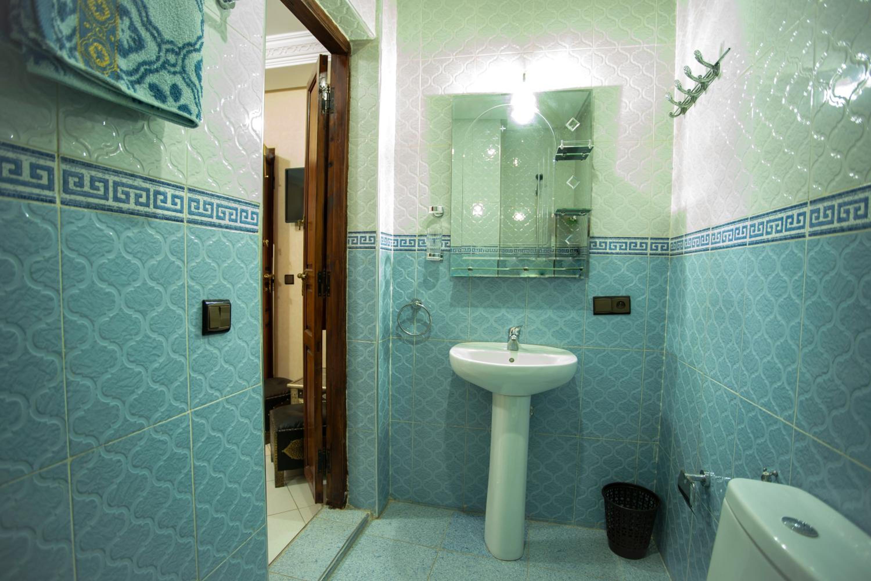 Twin Room - Photo 2