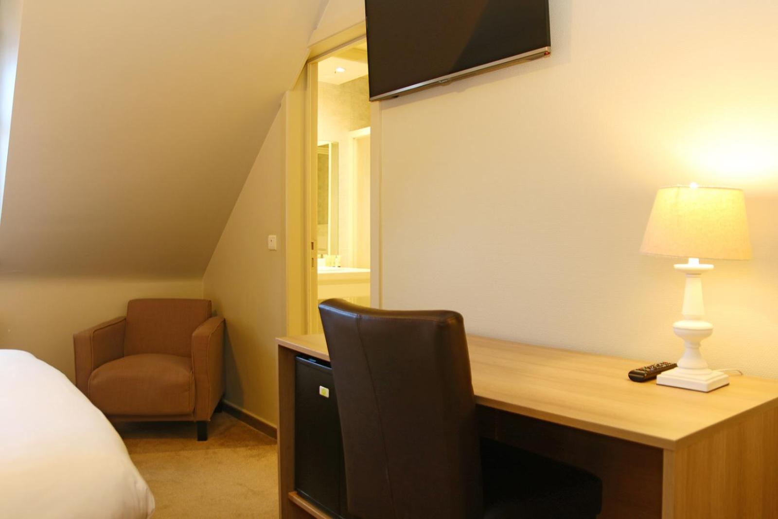 Standard Double Room - Photo 2