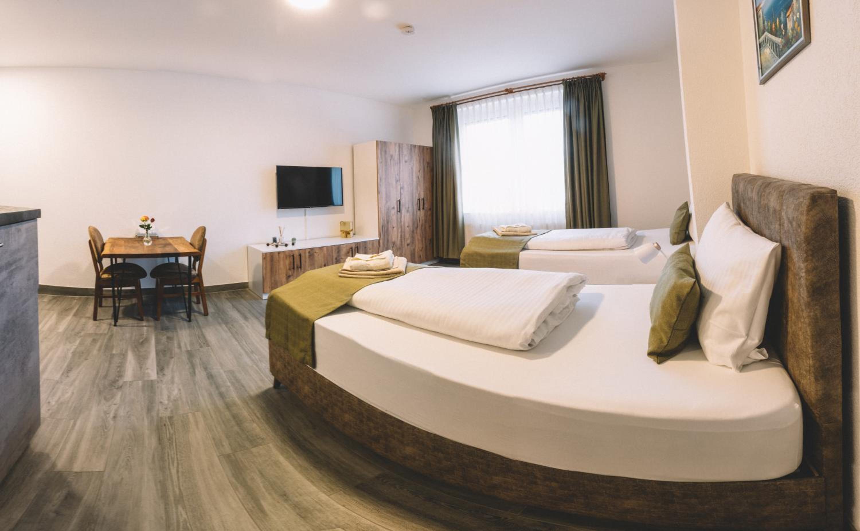 Twin Room with Private Bathroom photo 2