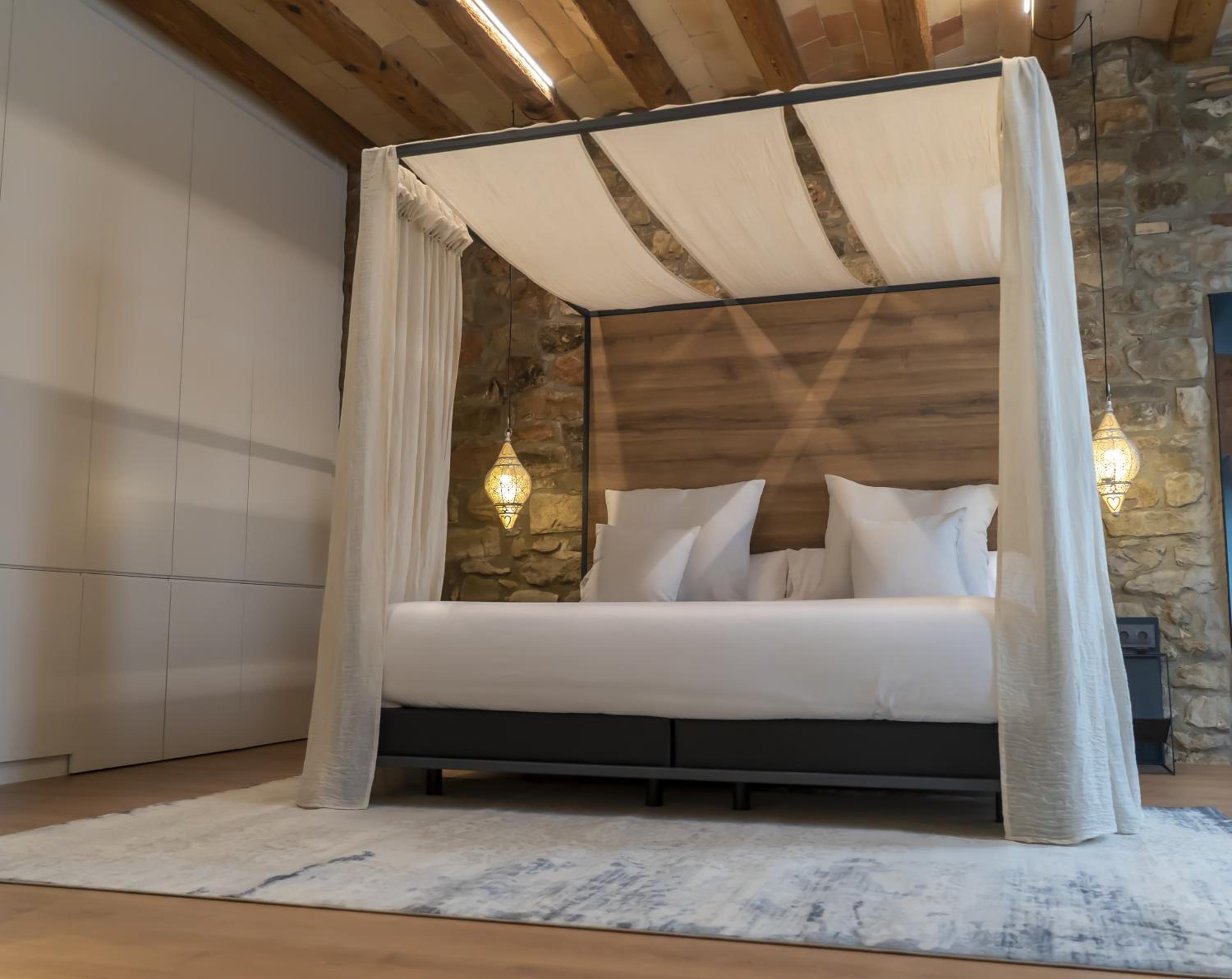 Deluxe Suite with Spa Bath - Photo 1