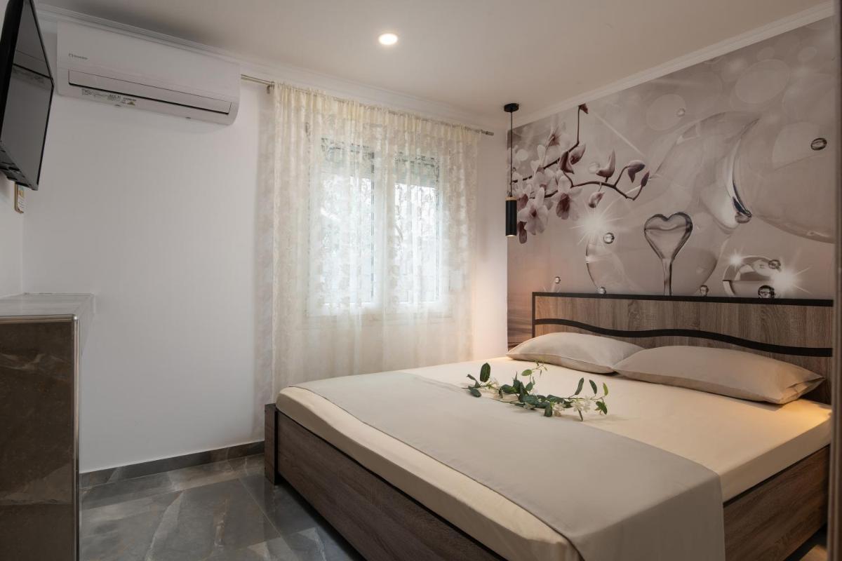 Apartment - Photo 2