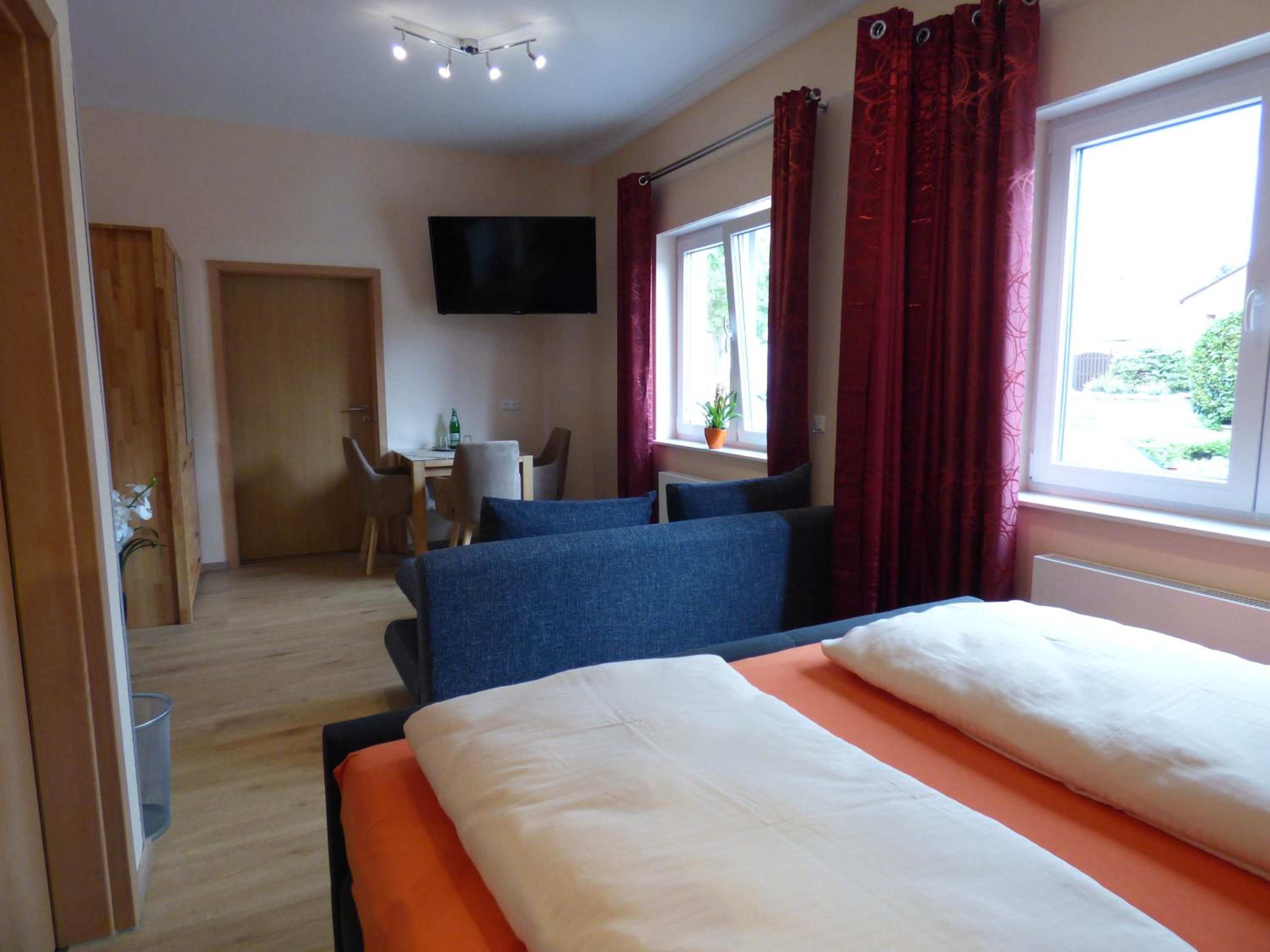Deluxe Double Room with Shower photo 3