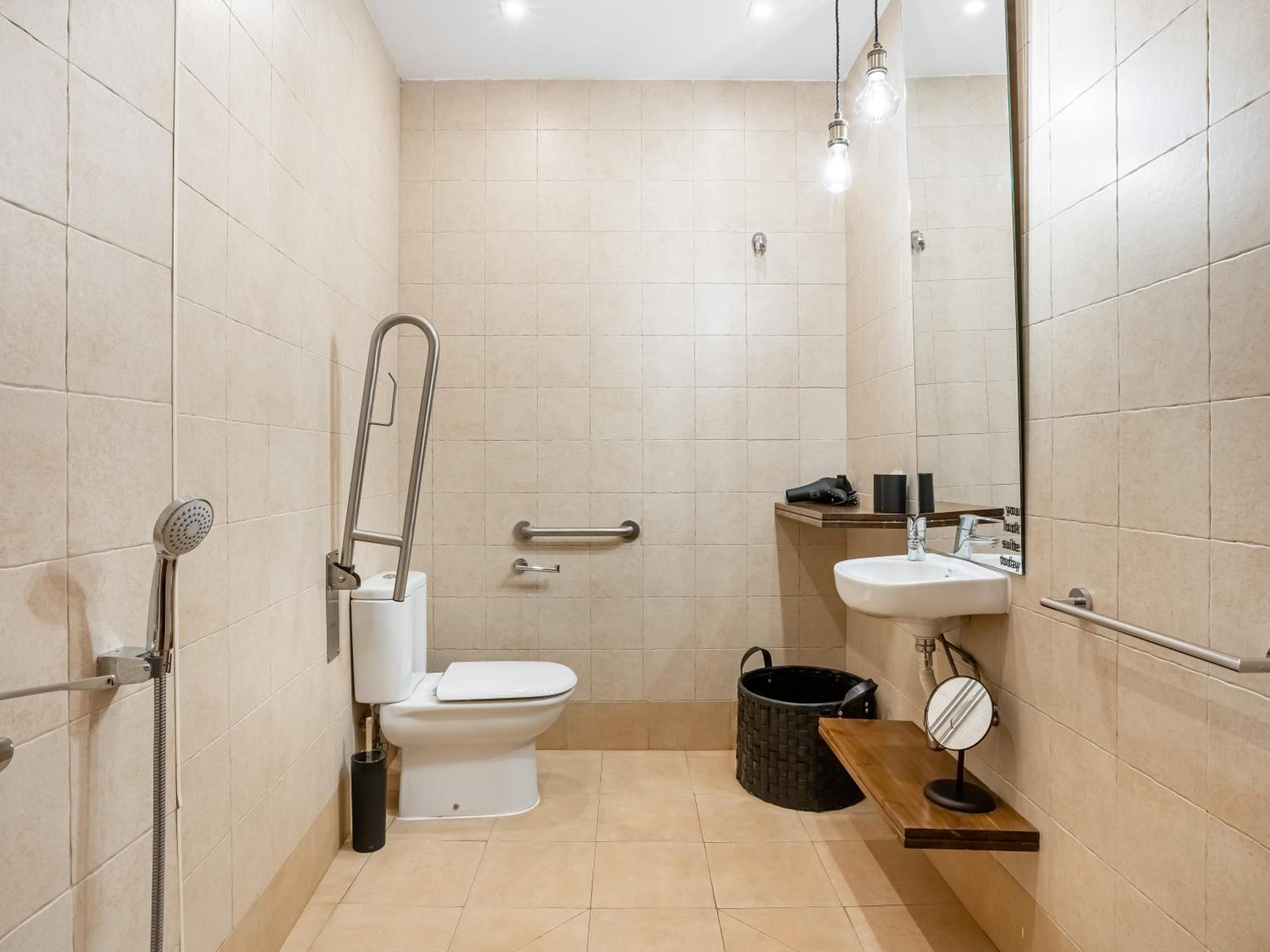 One-Bedroom Apartment - Disability Access photo 2