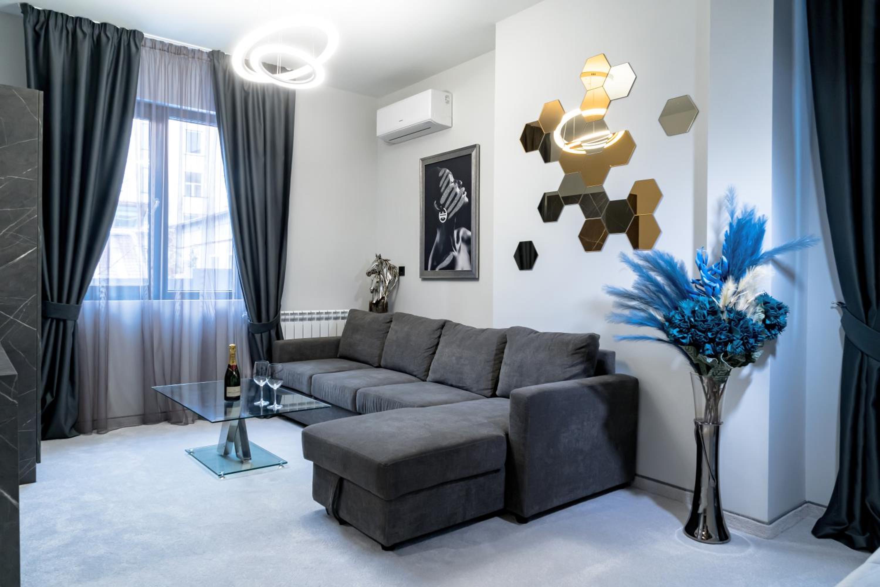 Superior Apartment photo 2