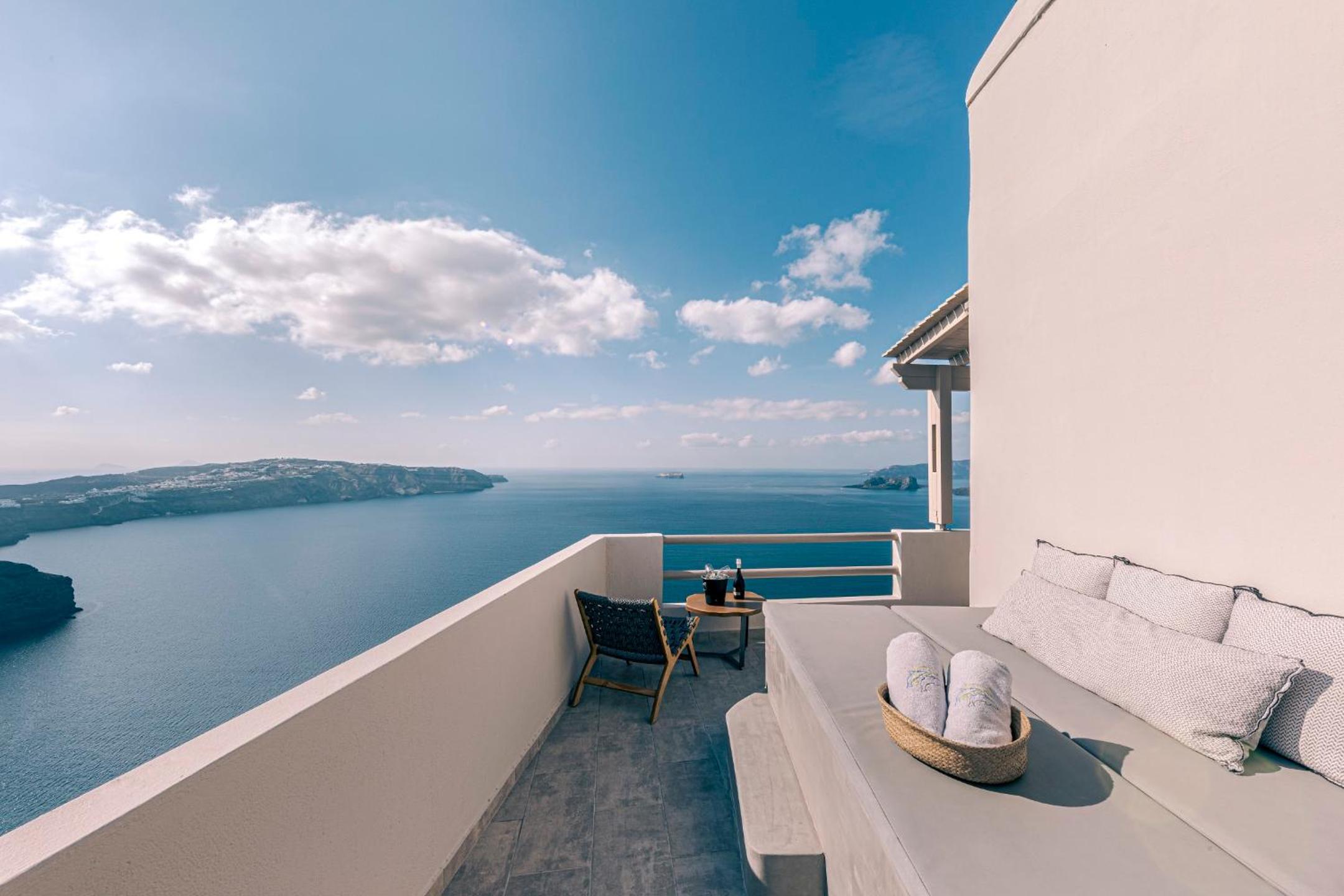 Jacuzzi Suite with Volcano View - Photo 30