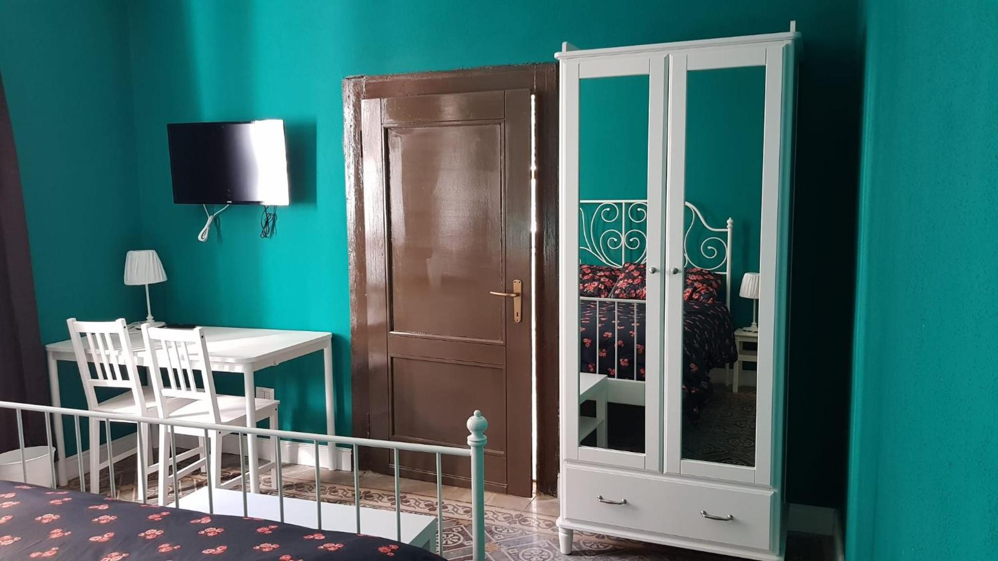 Large Double Room photo 1
